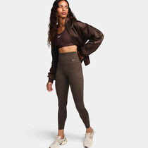 Nike Universa