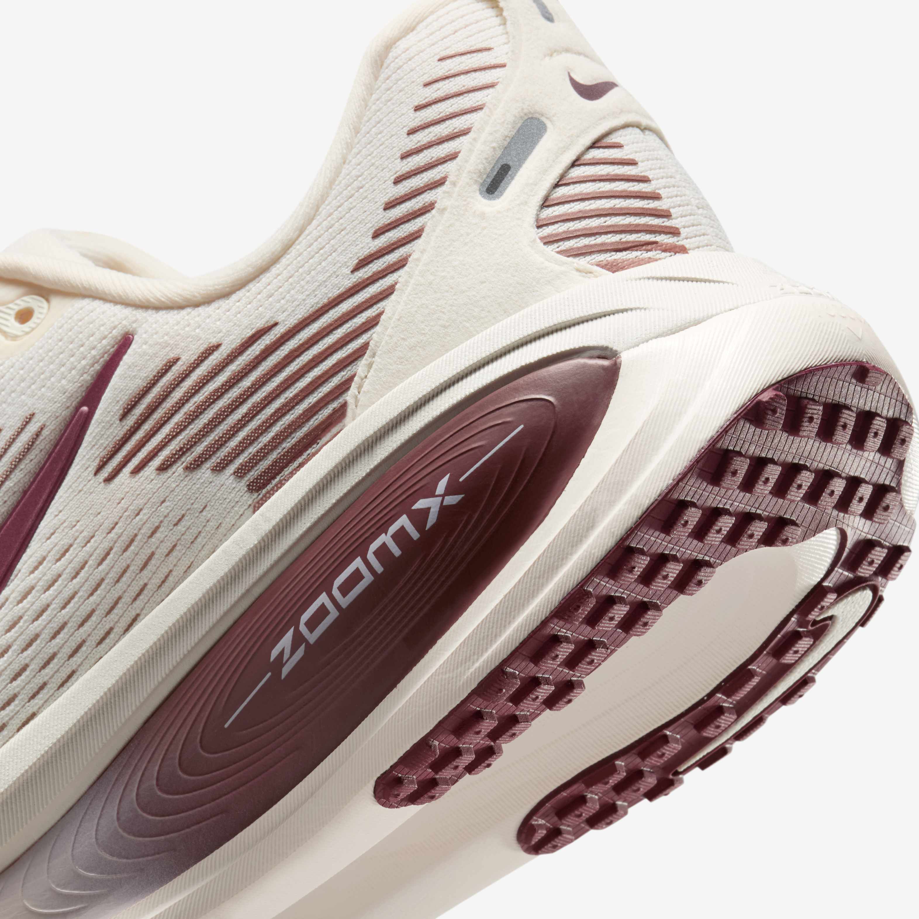 Nike Vomero 18 image number 7