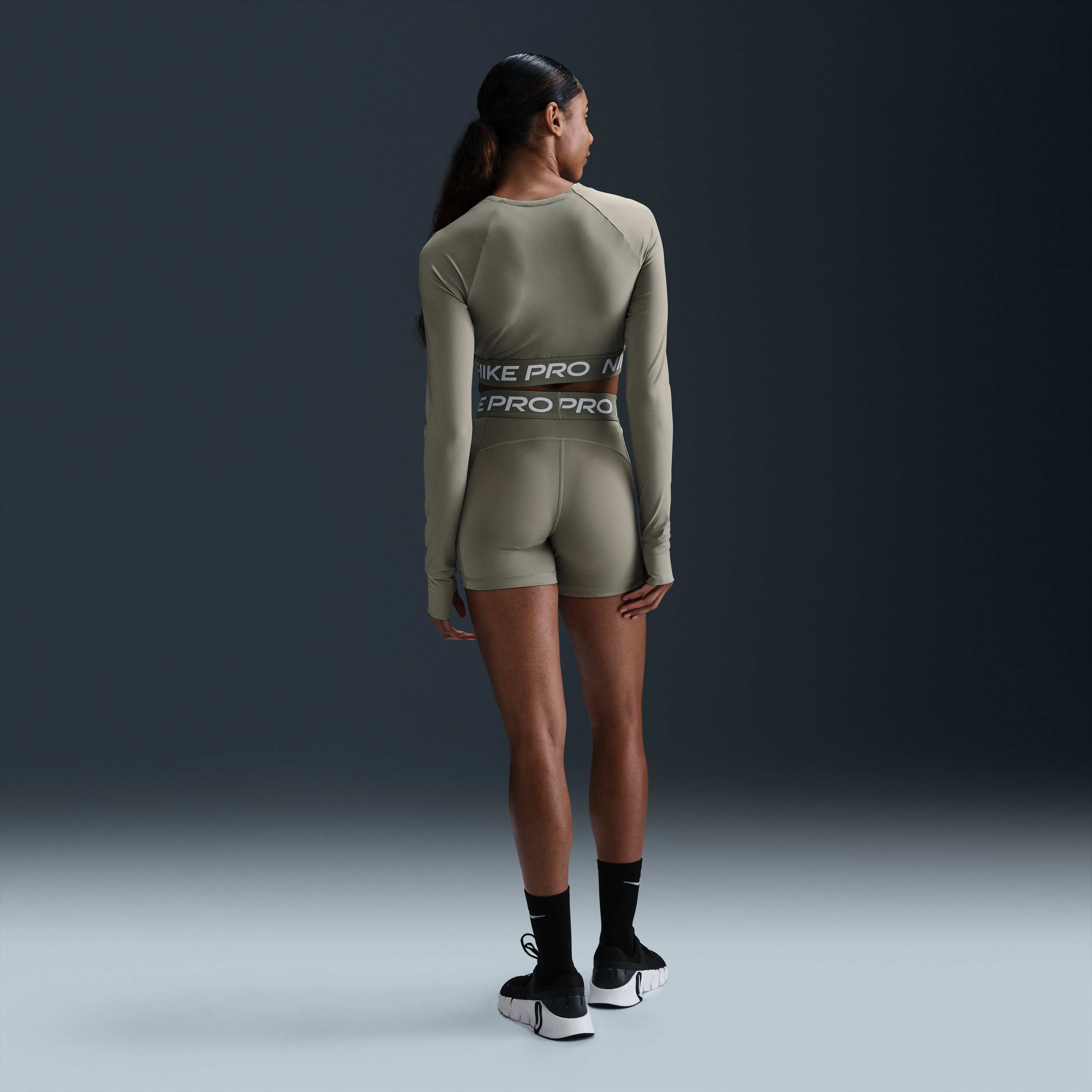 Nike Pro image number 4