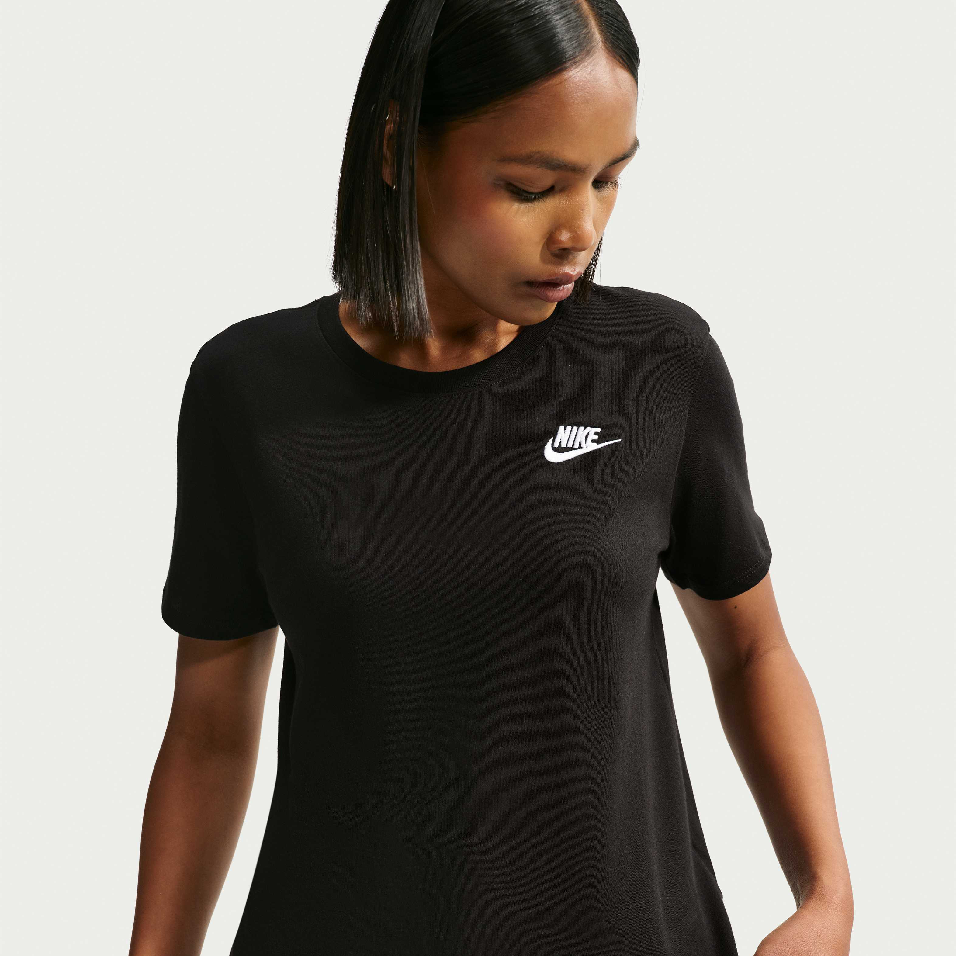 Nike Sportswear Club Essentials image number 0