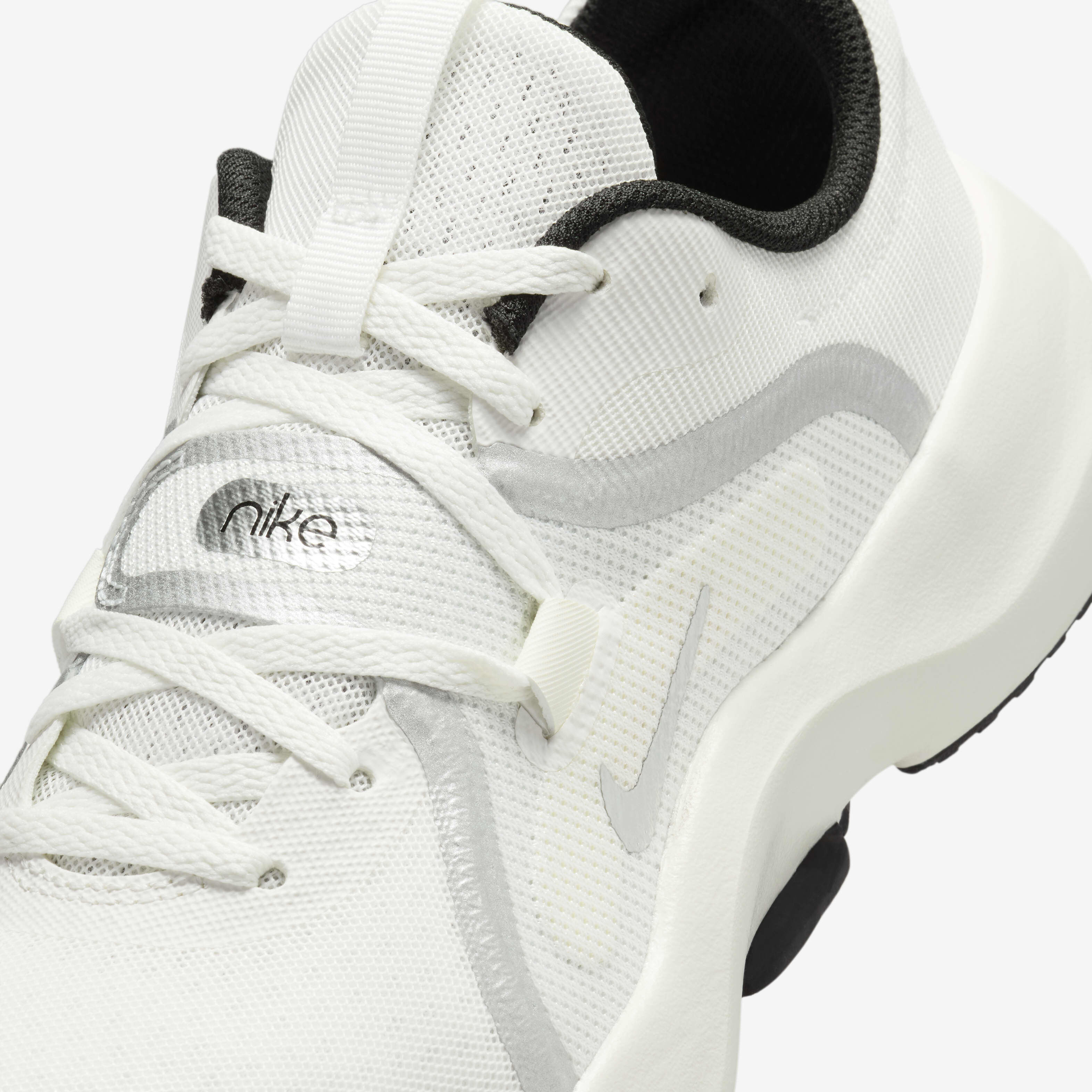 Nike in season tr 8 premium on sale