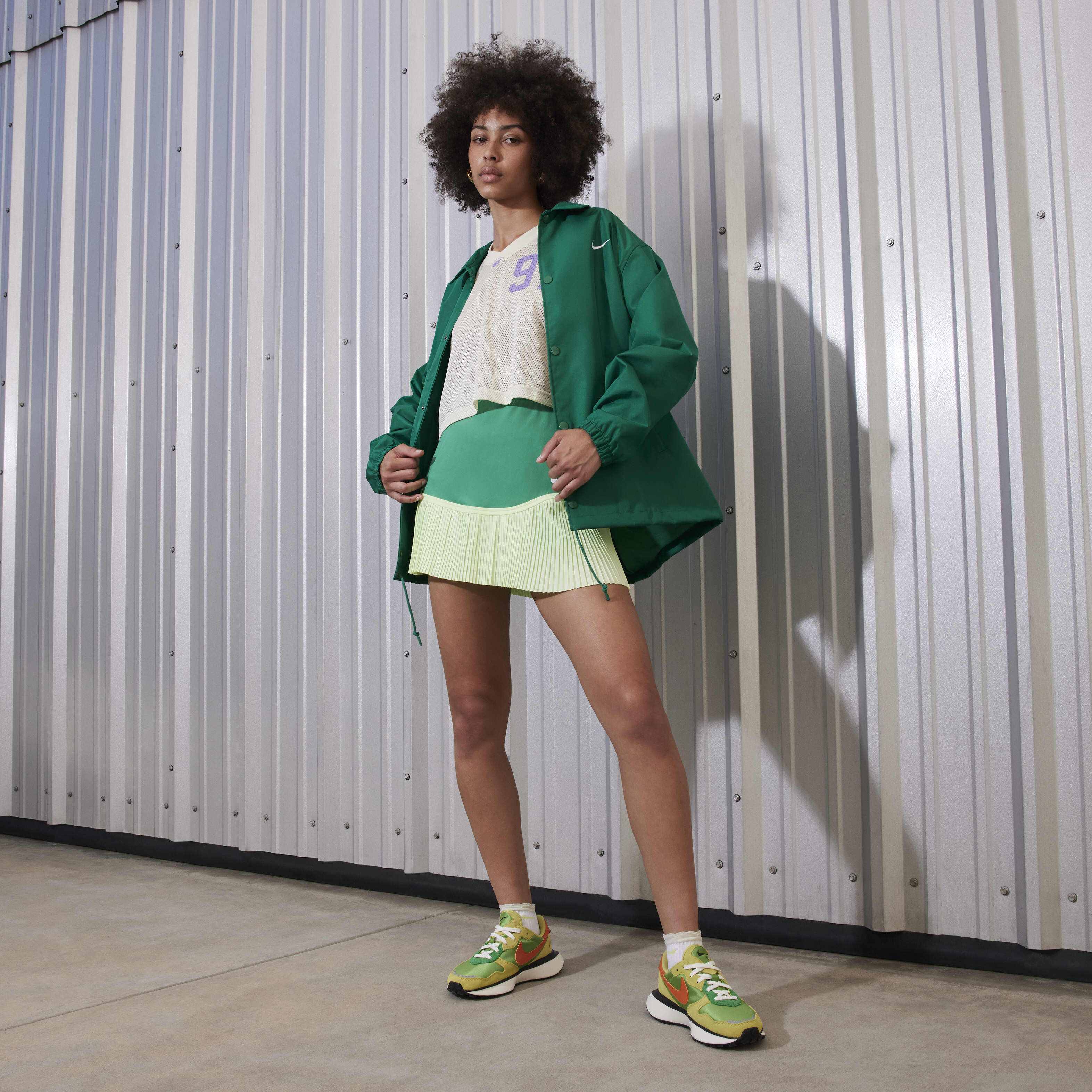 نايكي فينيكس وافل image number 13