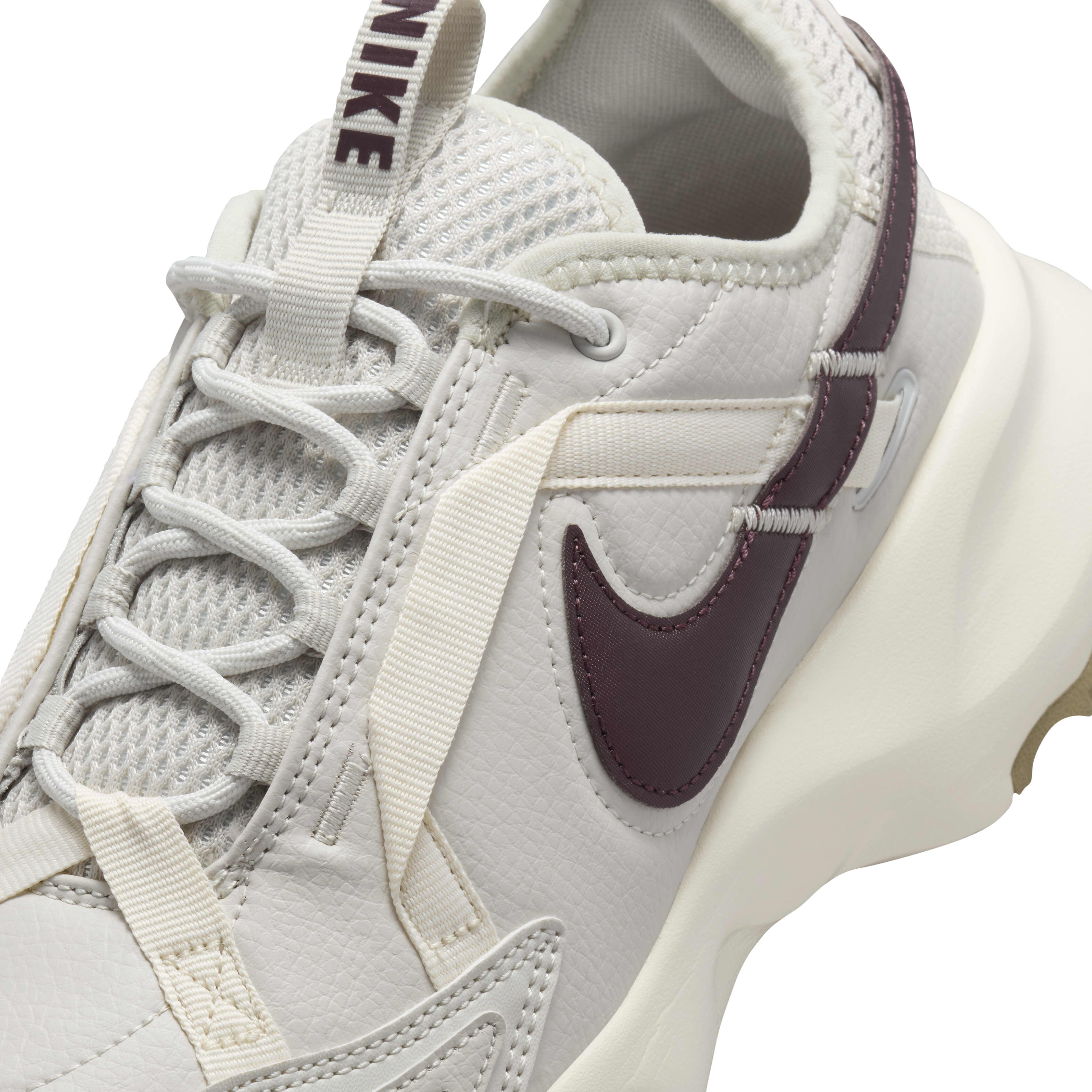 Buy Nike TC 7900 Women's shoes - Light Bone/Pale Ivory/Neutral