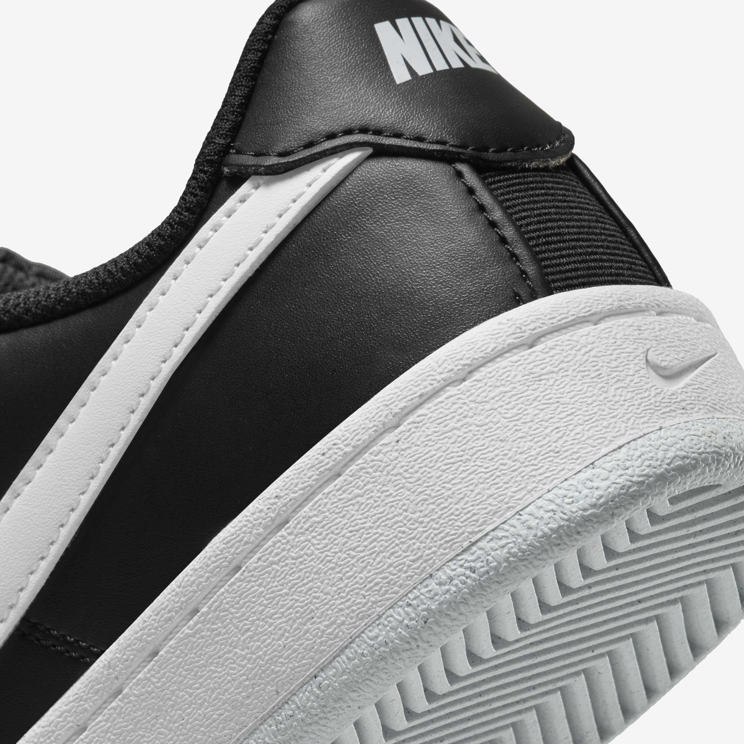 Nike court royale skate top