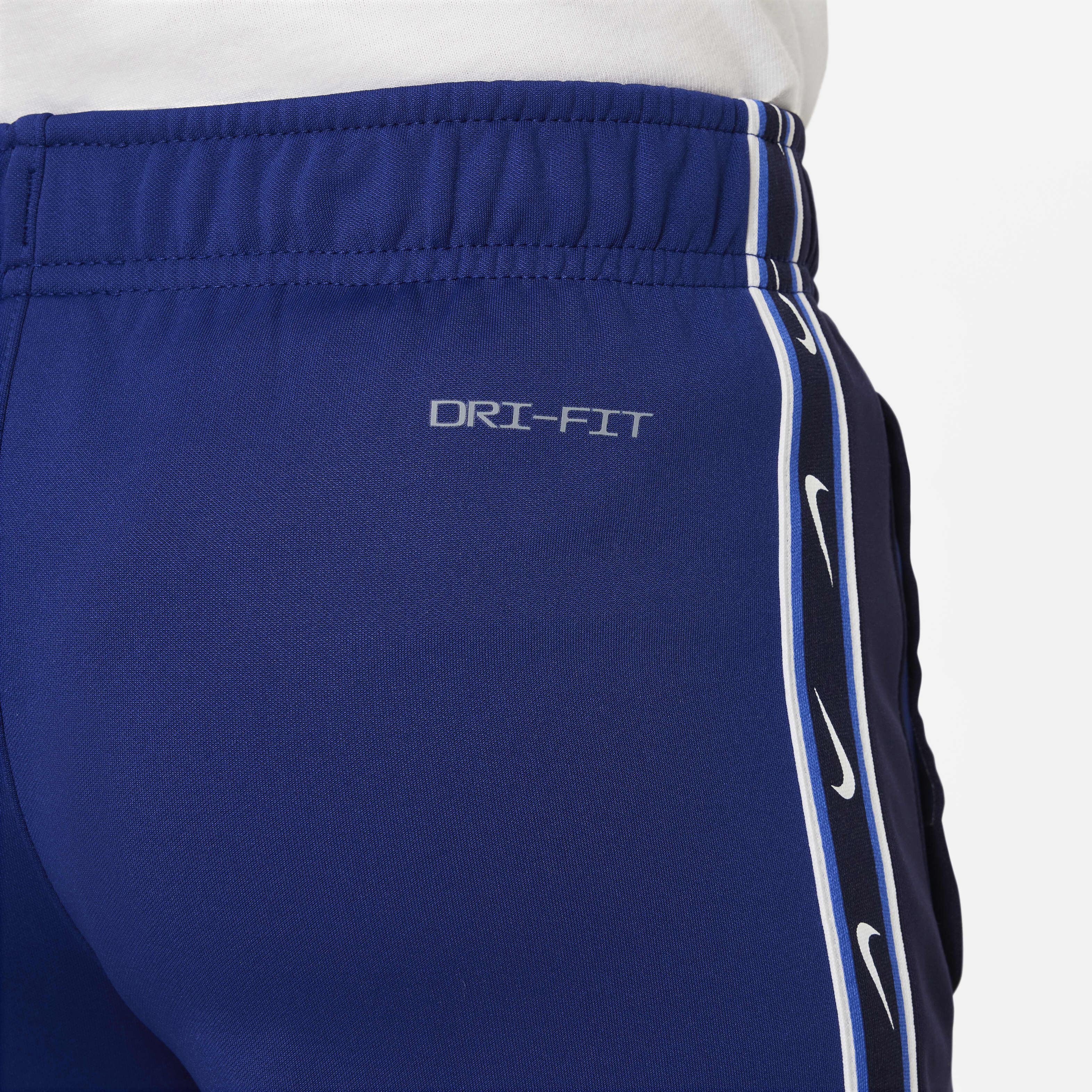 Nike Sportswear Repeat image number 4