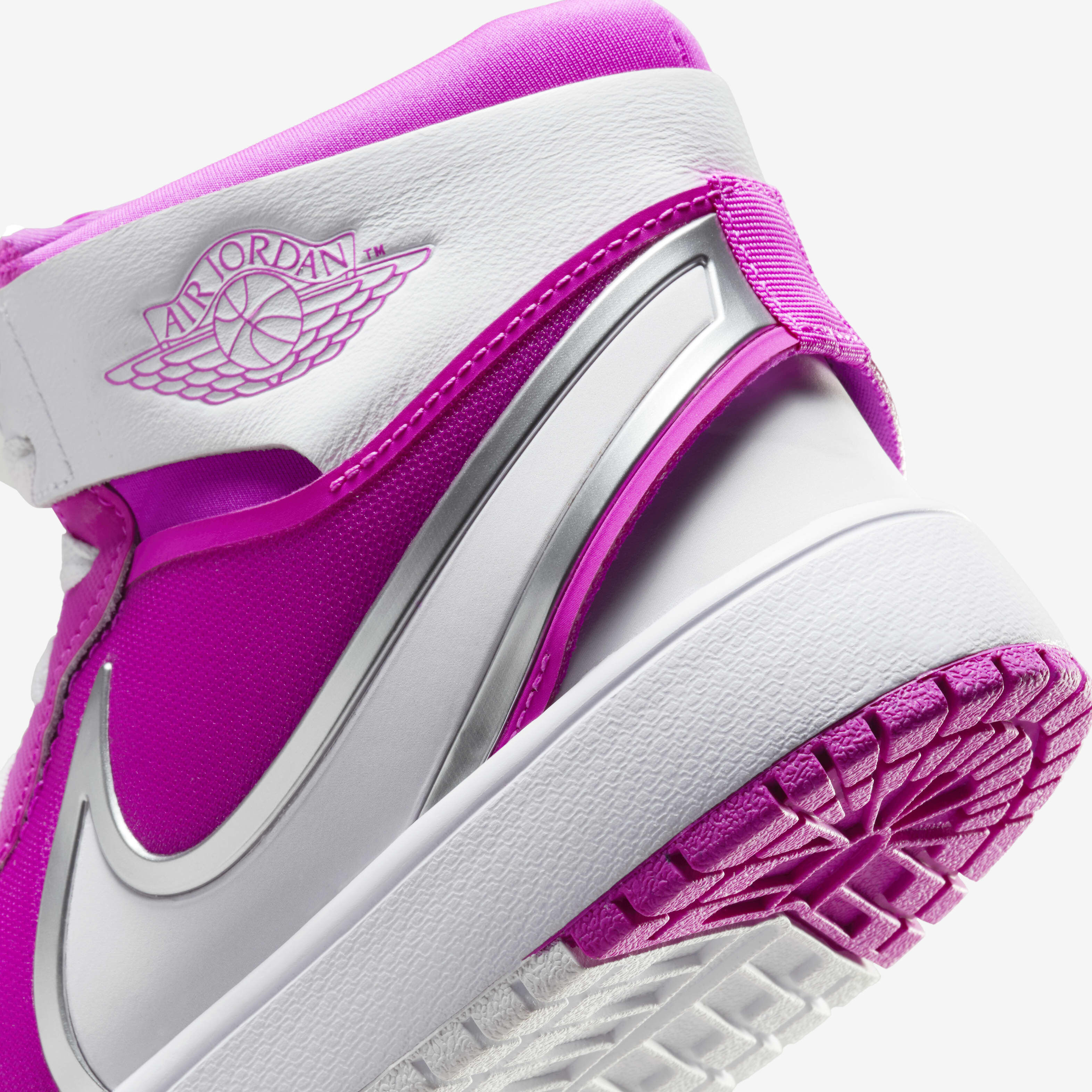 جوردن 1 ميد RM ايزي اون image number 7