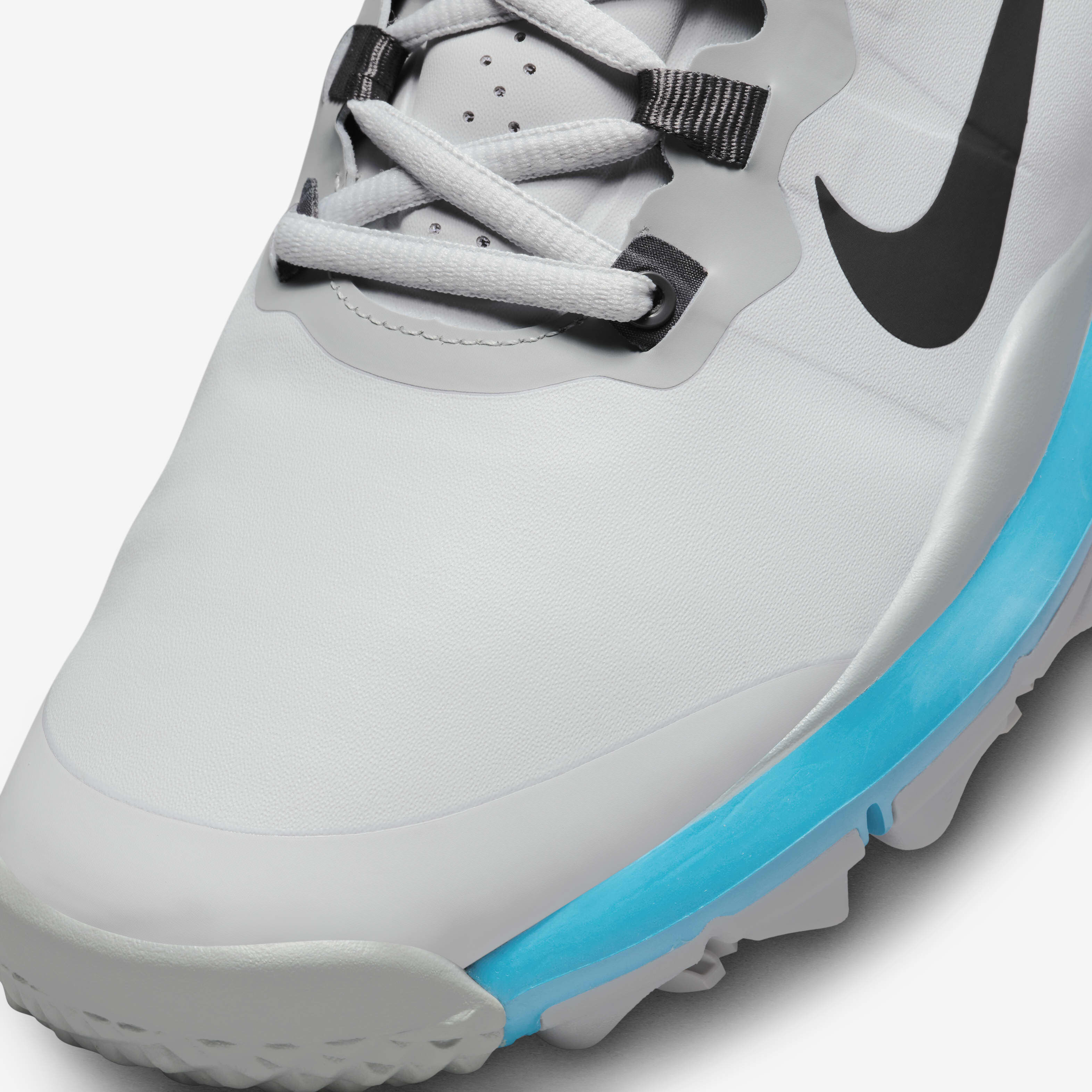Buy Tiger Woods 13 Men s Golf Shoes Nike Saudi Official