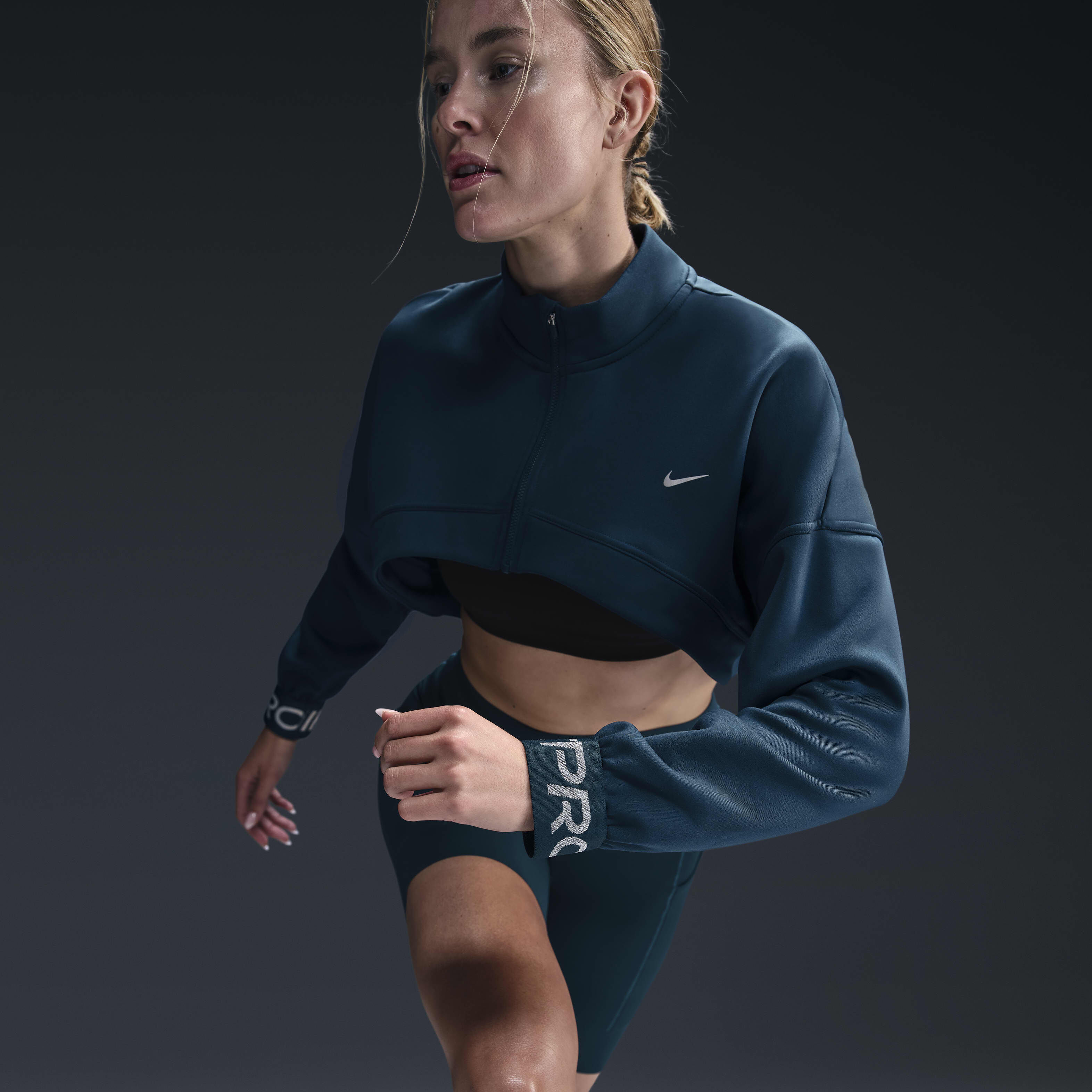 Nike Pro image number 2