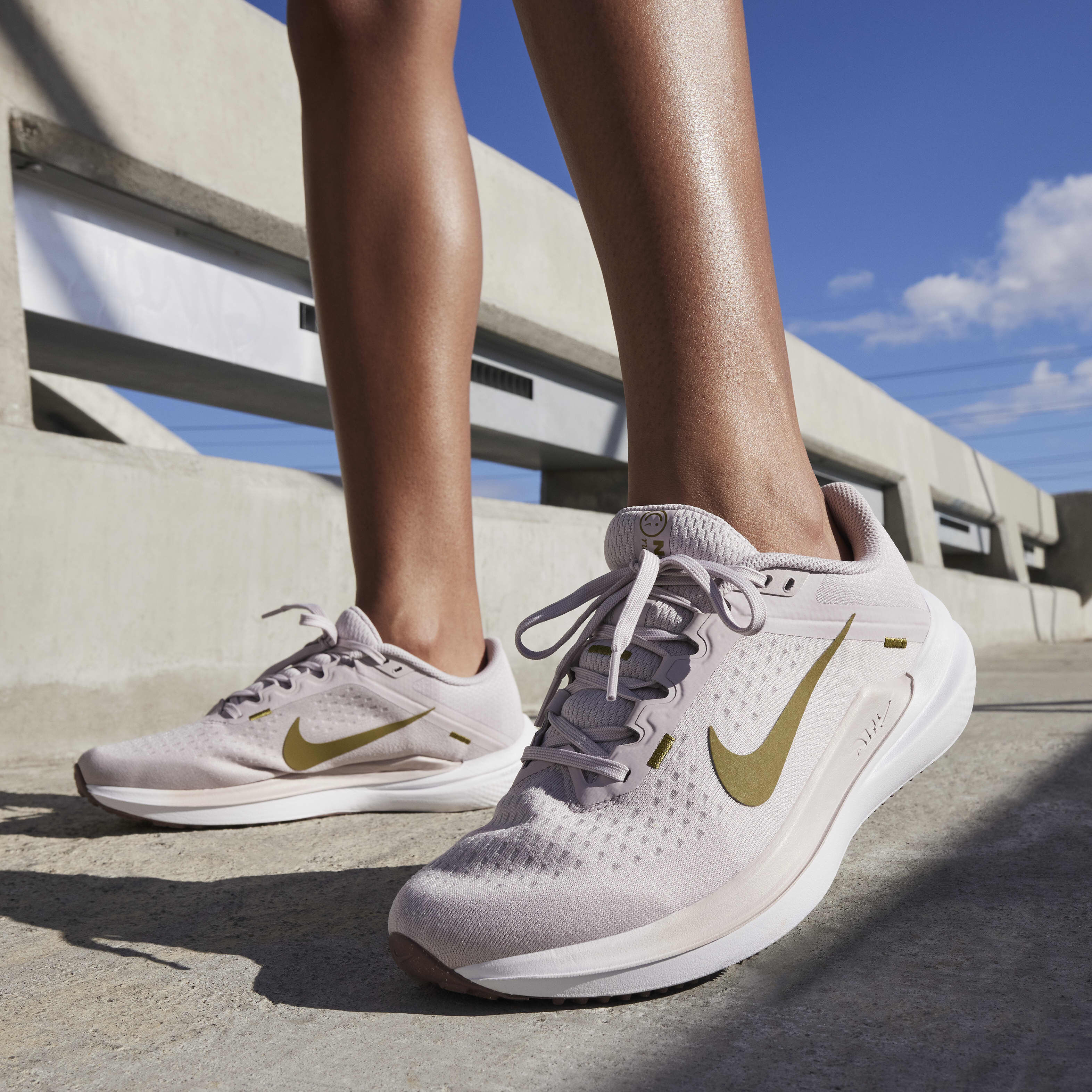Air zoom pegasus 34 white gold best sale