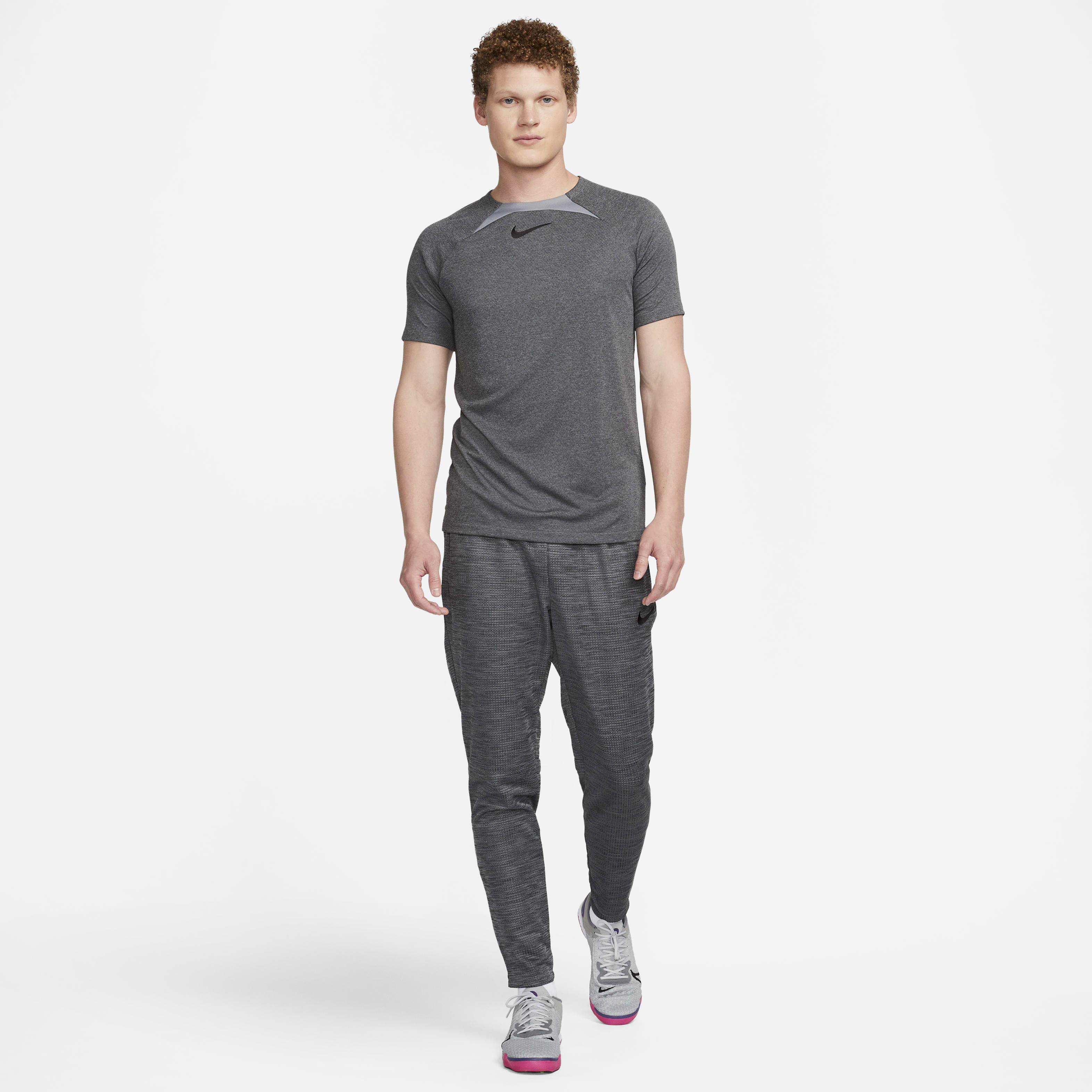 نايكي أكاديمي image number 4