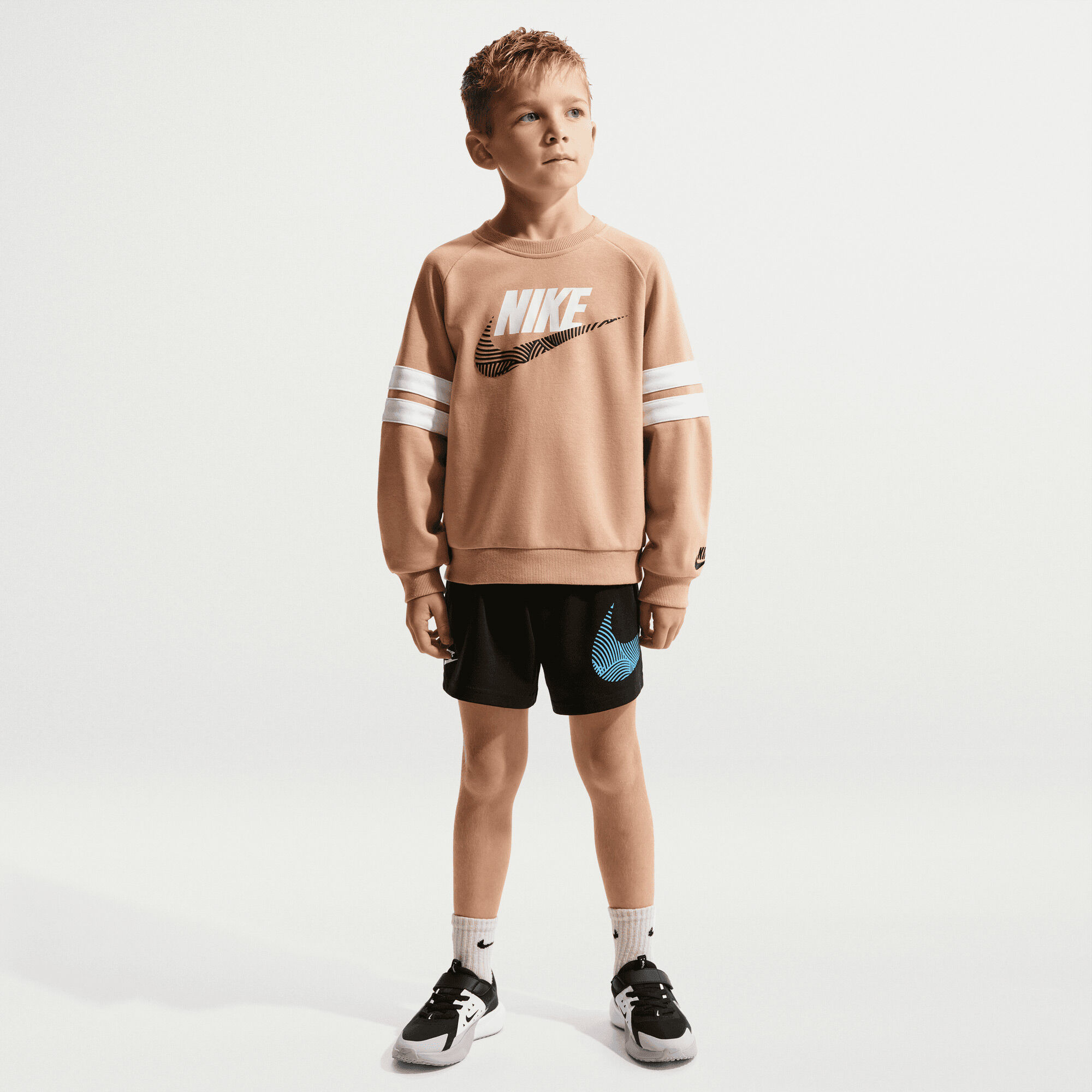 Nike Sportswear In The Zone image number 0