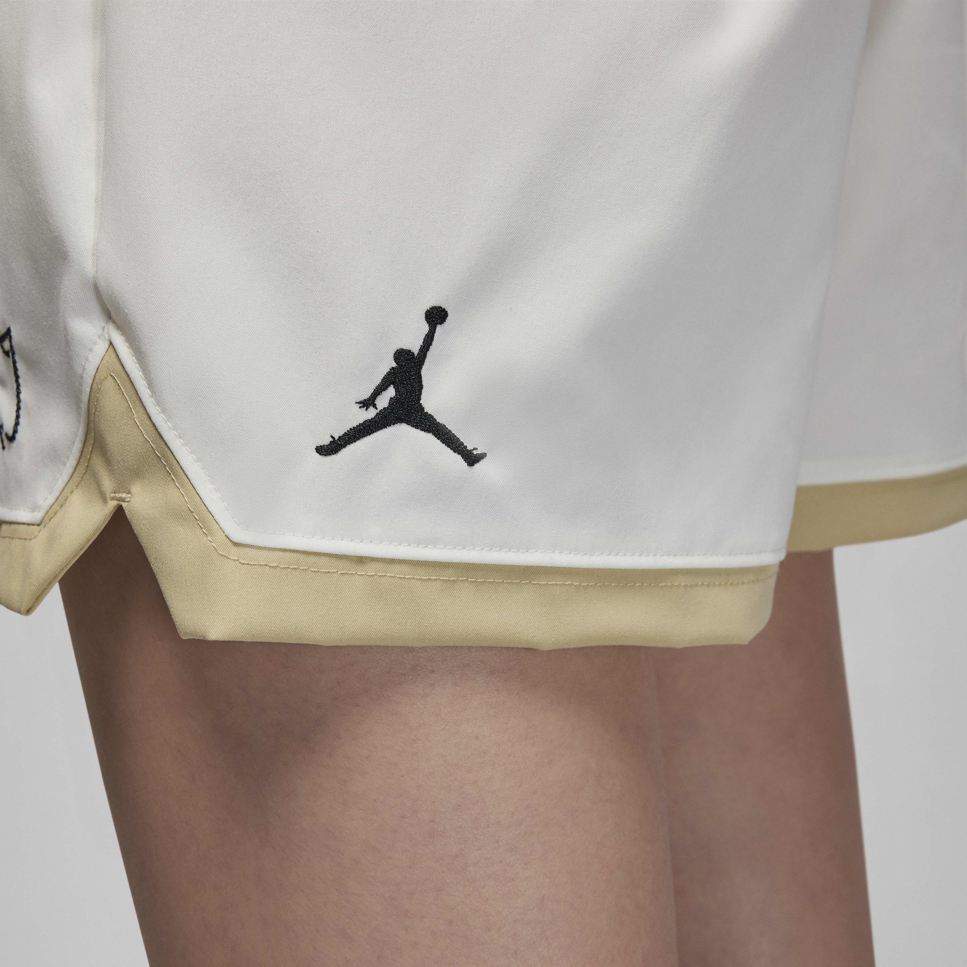 Jordan gold chain shorts discount