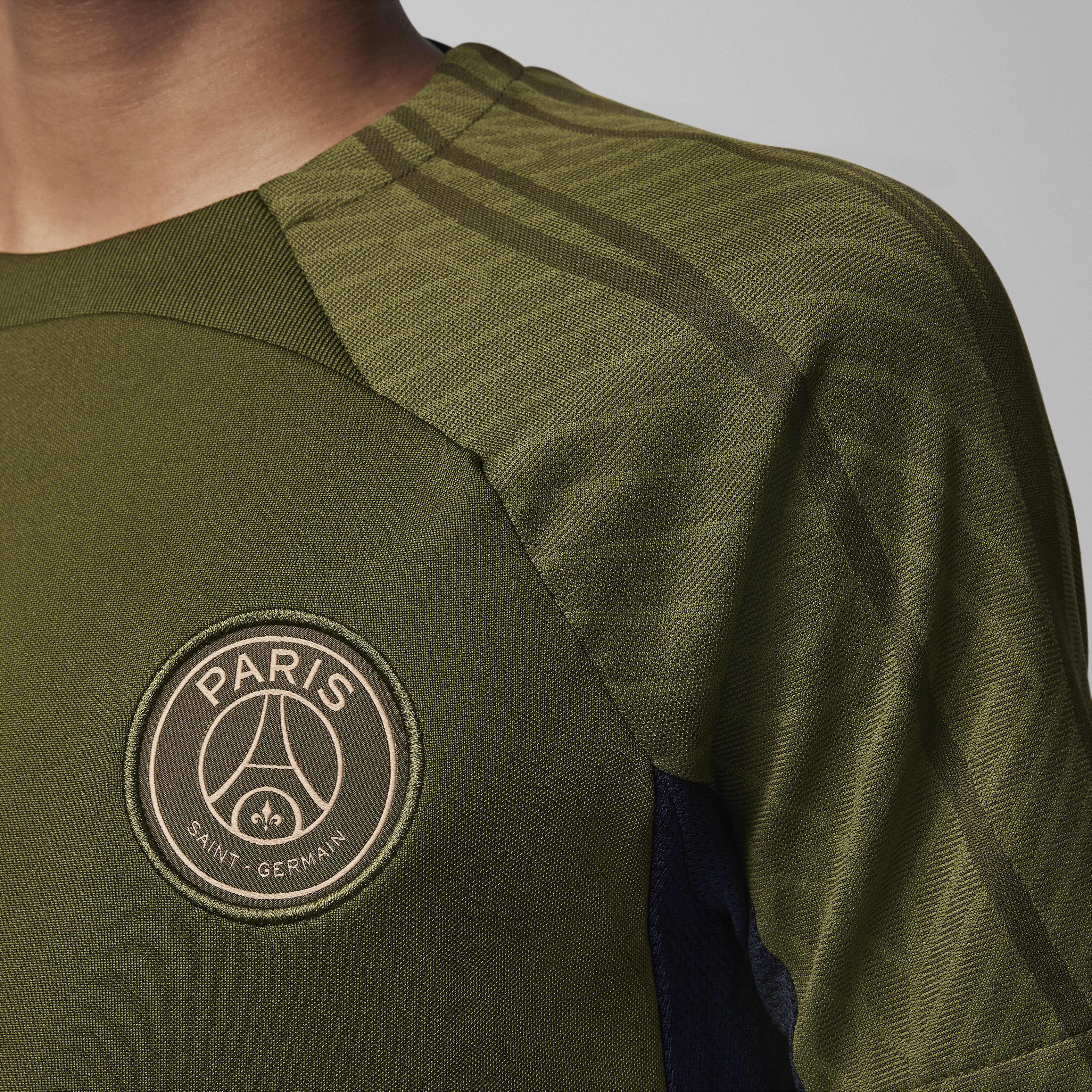 باريس سان جيرمان سترايك البديل image number 4