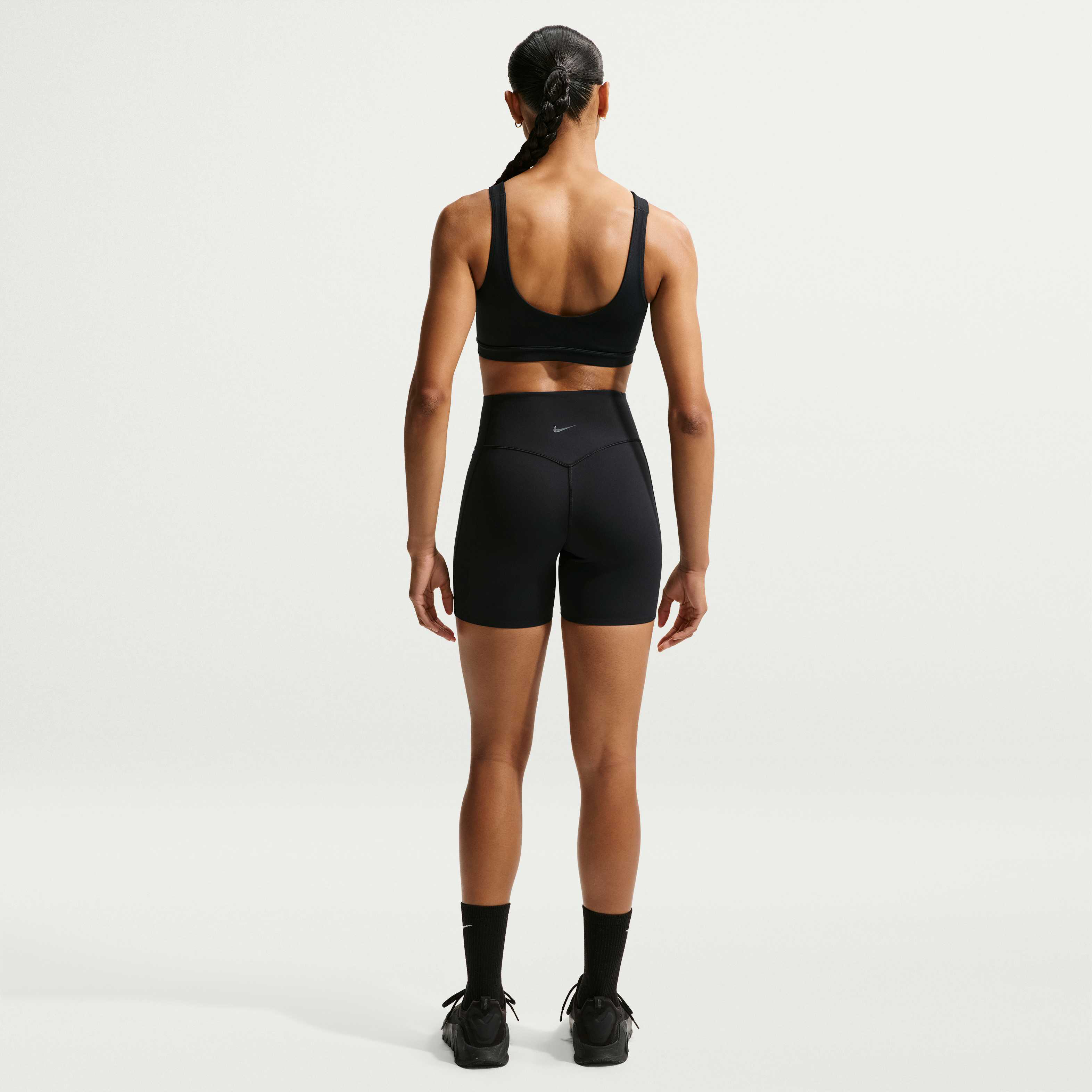 Nike Universa image number 4
