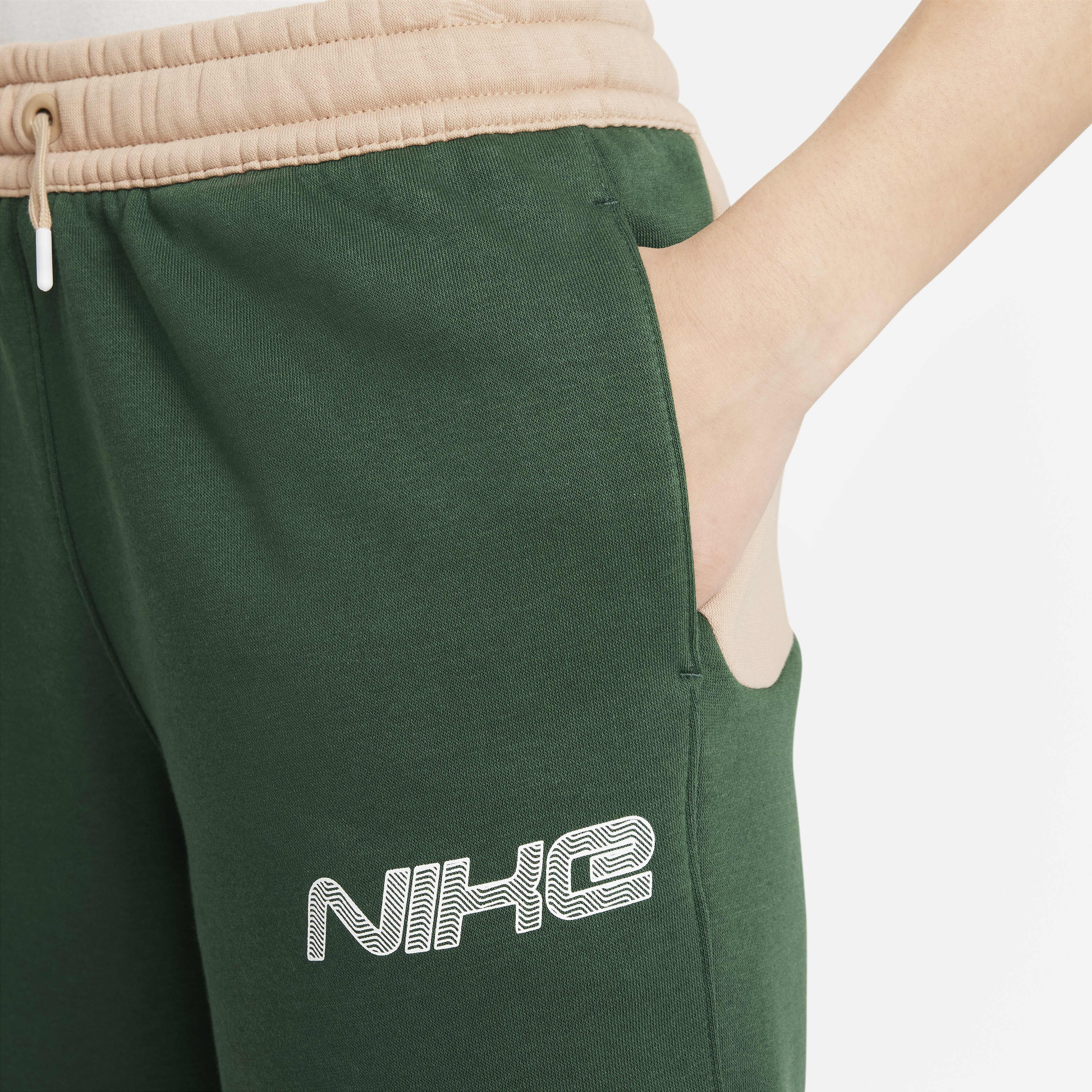 Nike Sportswear Amplify image number 3