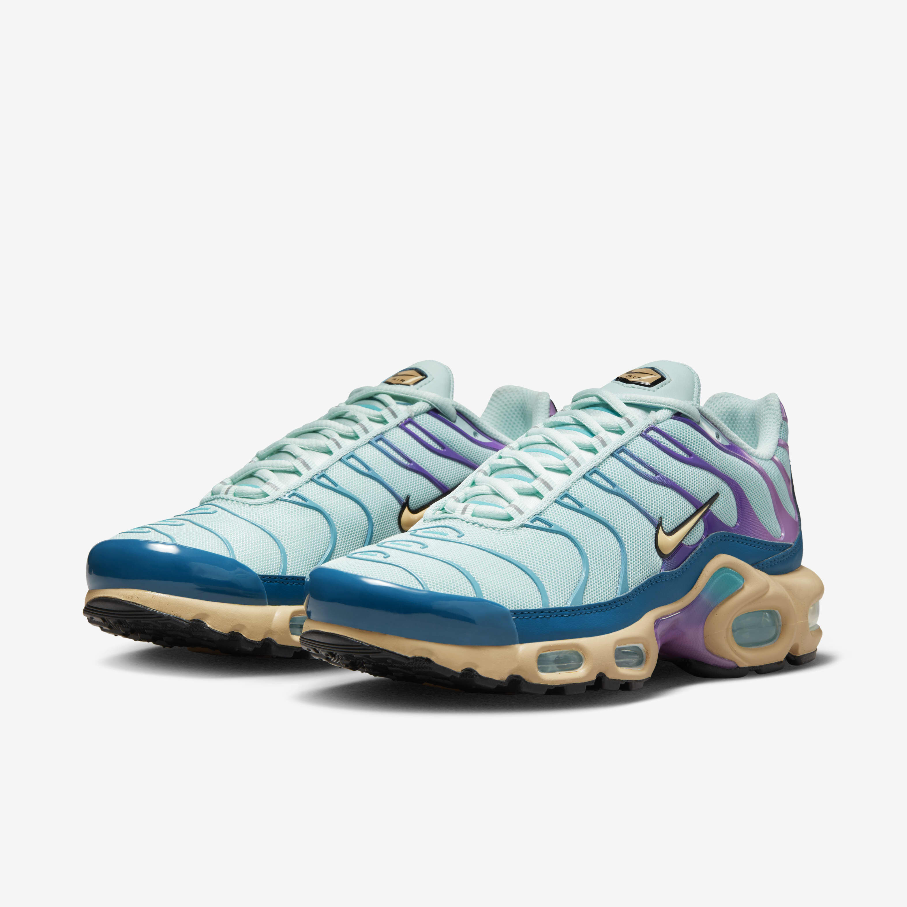 Nike Air Max Plus image number 4