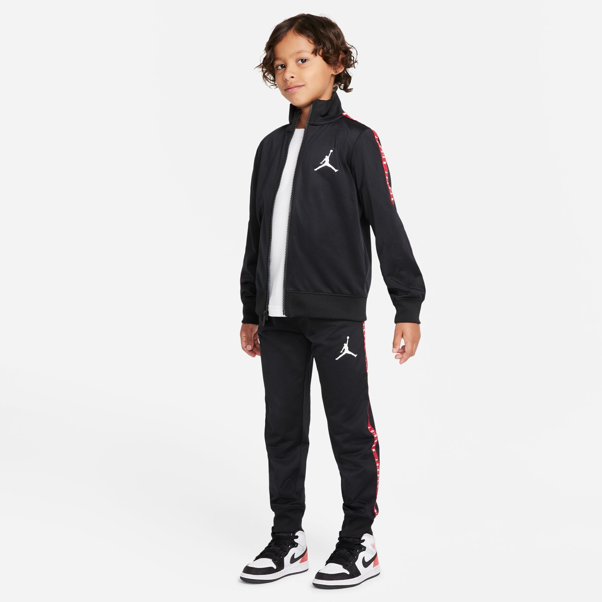nike air jordan tracksuit junior