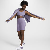 Nike Universa