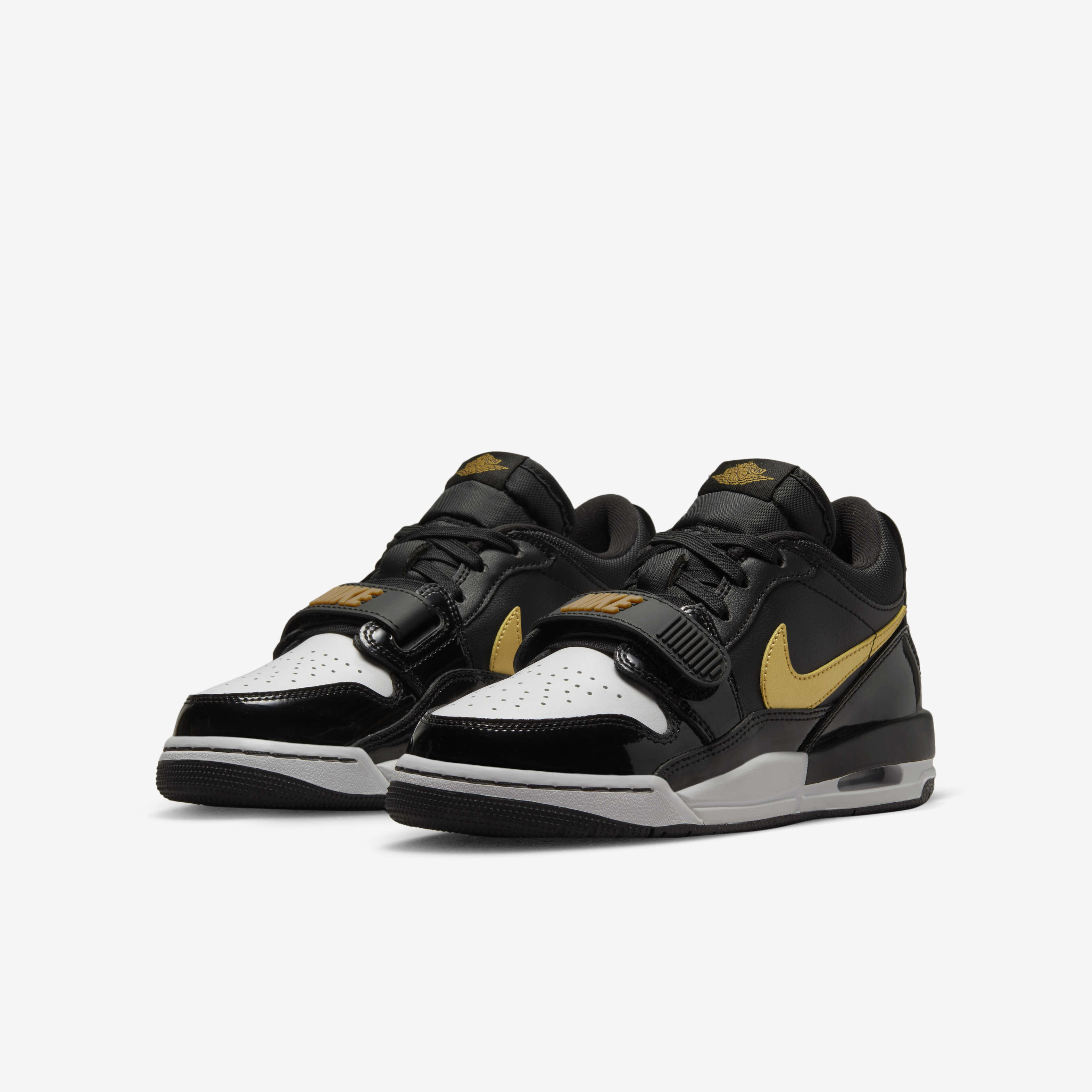 Buy Air Jordan Legacy 312 Low Older Kids' Shoe - Black/White/Metallic Gold  | Nike Saudi Official