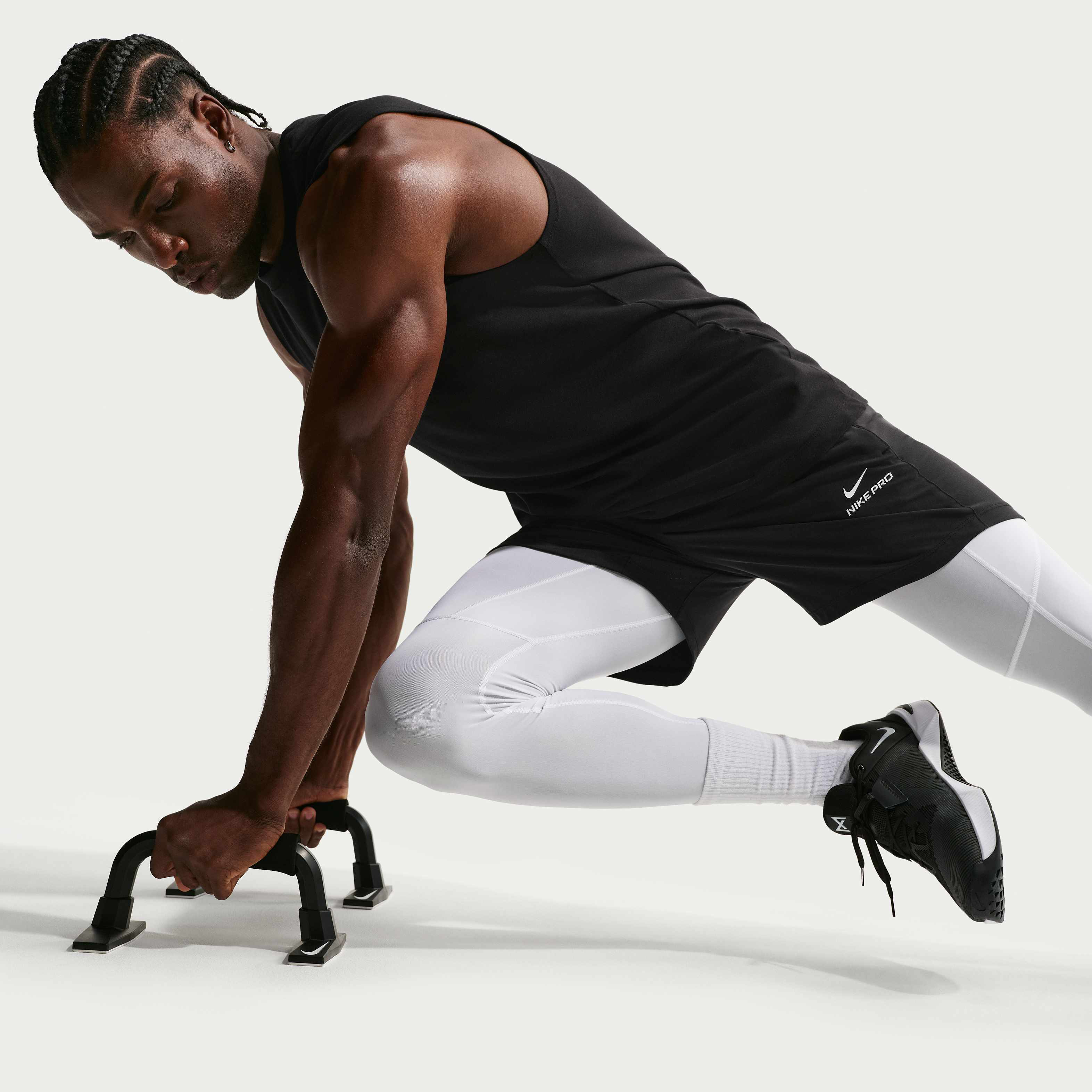Nike Pro image number 3