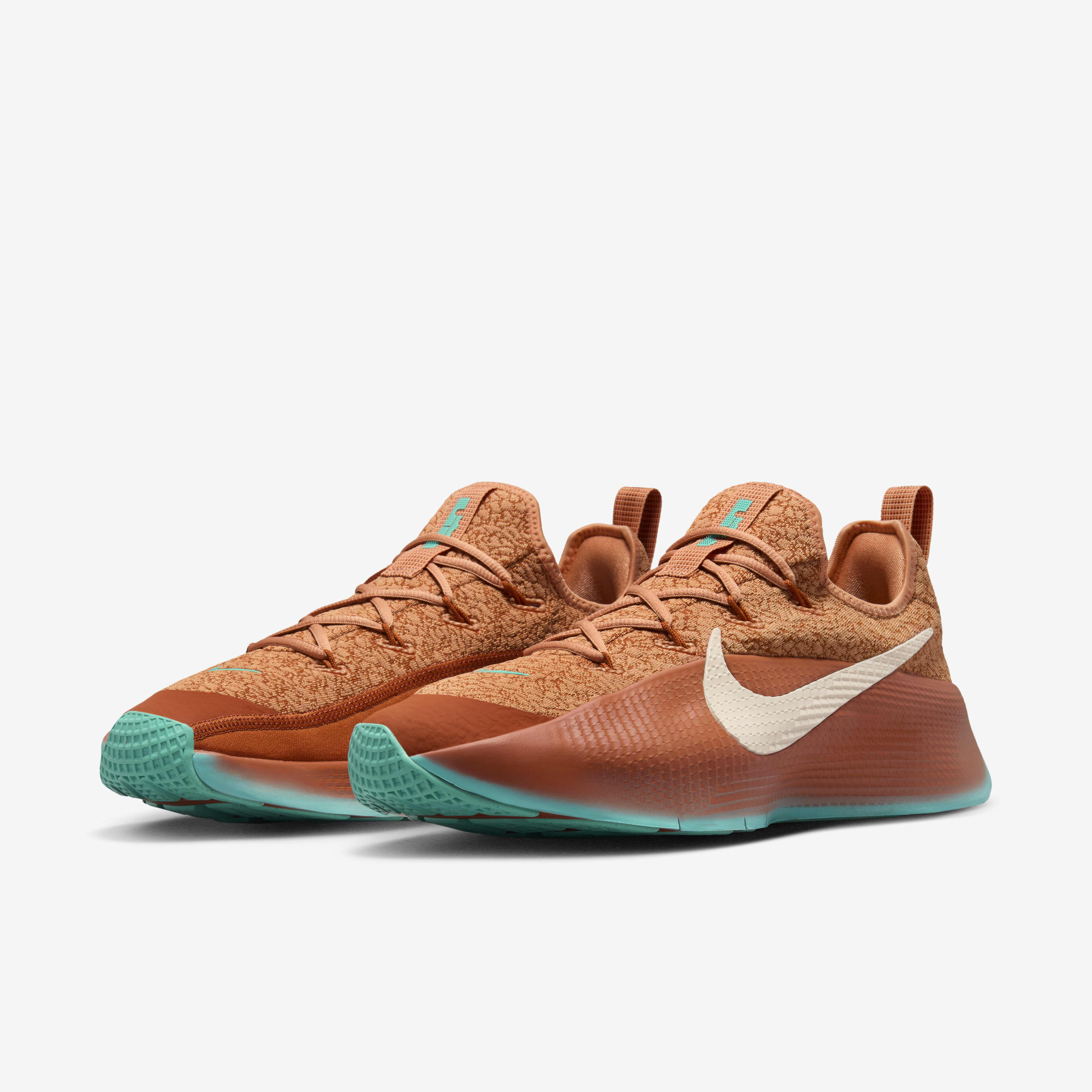LeBron TR 1 image number 4