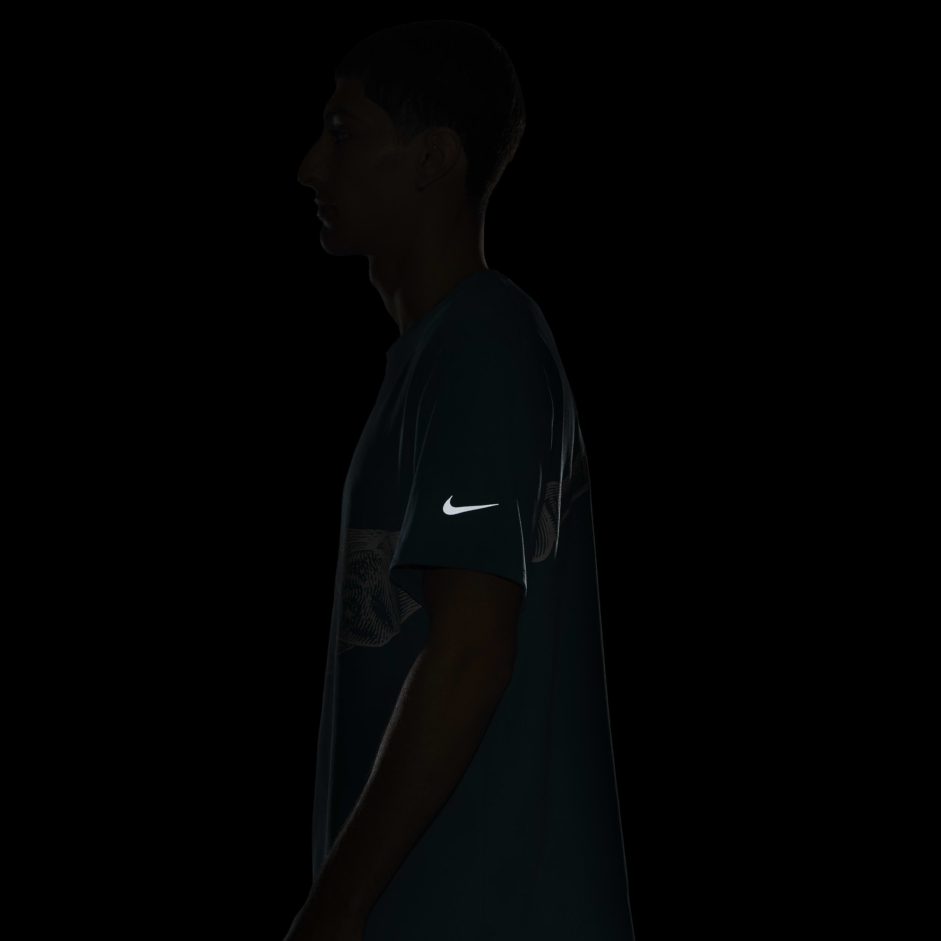 Nike Dri-FIT UV Run Division Miler image number 7