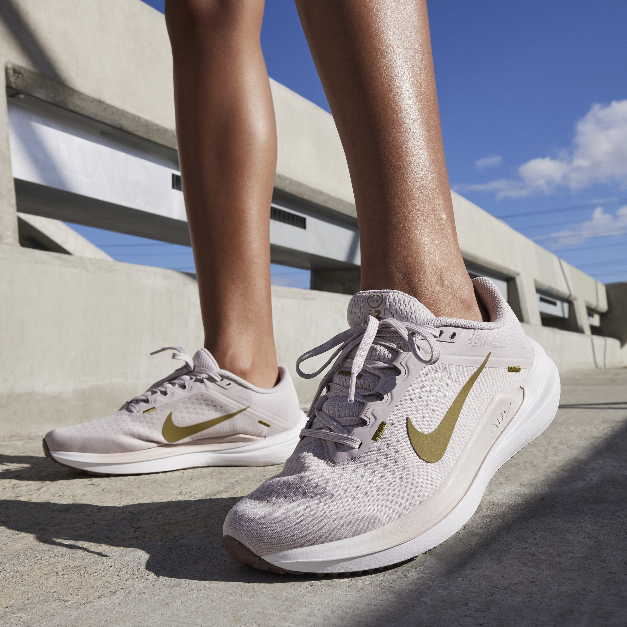 Air zoom pegasus 34 white gold hotsell