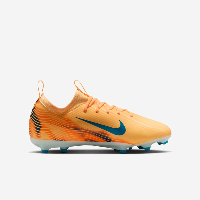 Nike Jr. Mercurial Vapor 16 Academy 'Kylian Mbappé' image number 2 Nike Jr. Mercurial Vapor 16 Academy 'Kylian Mbappé' image number 2