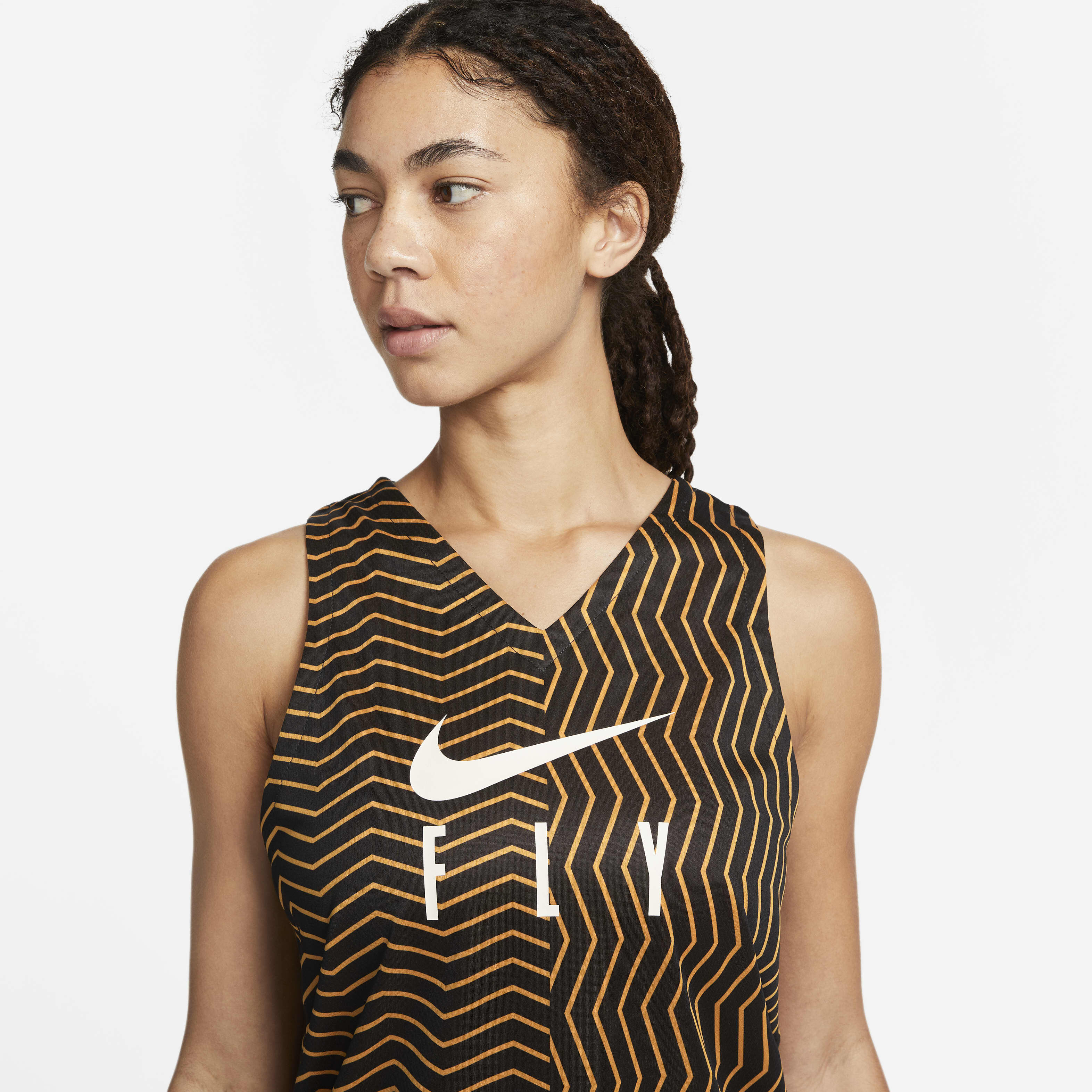 Nike Standard Issue image number 2