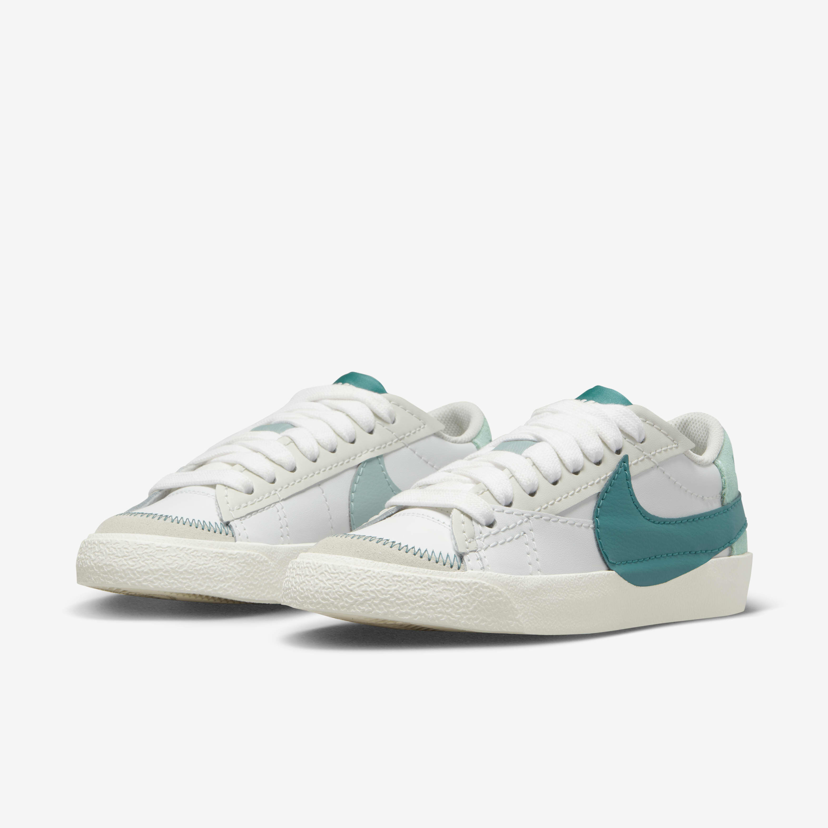 Nike Blazer Low '77 Jumbo image number 4
