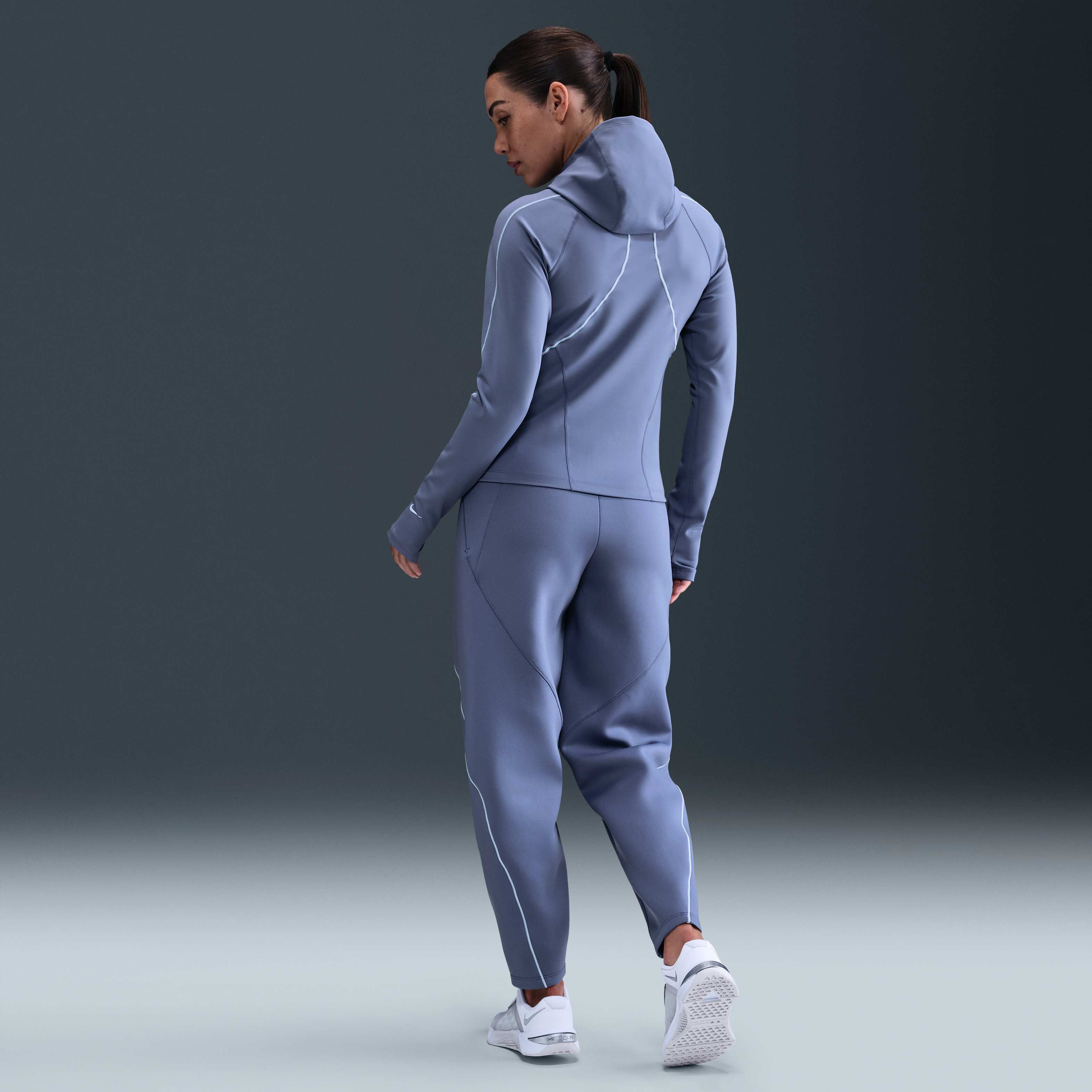 Nike Universa image number 4