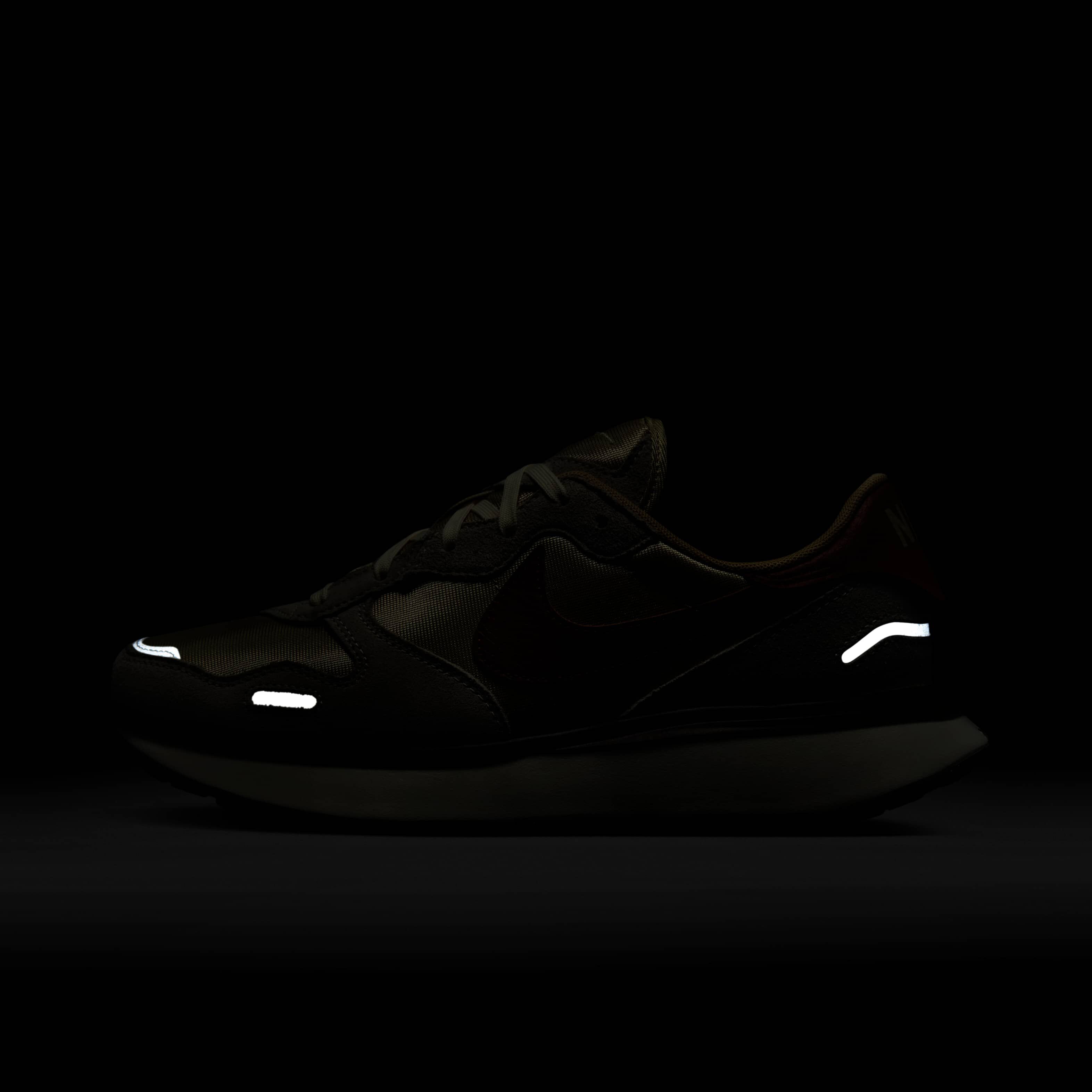 Nike Phoenix Waffle image number 10