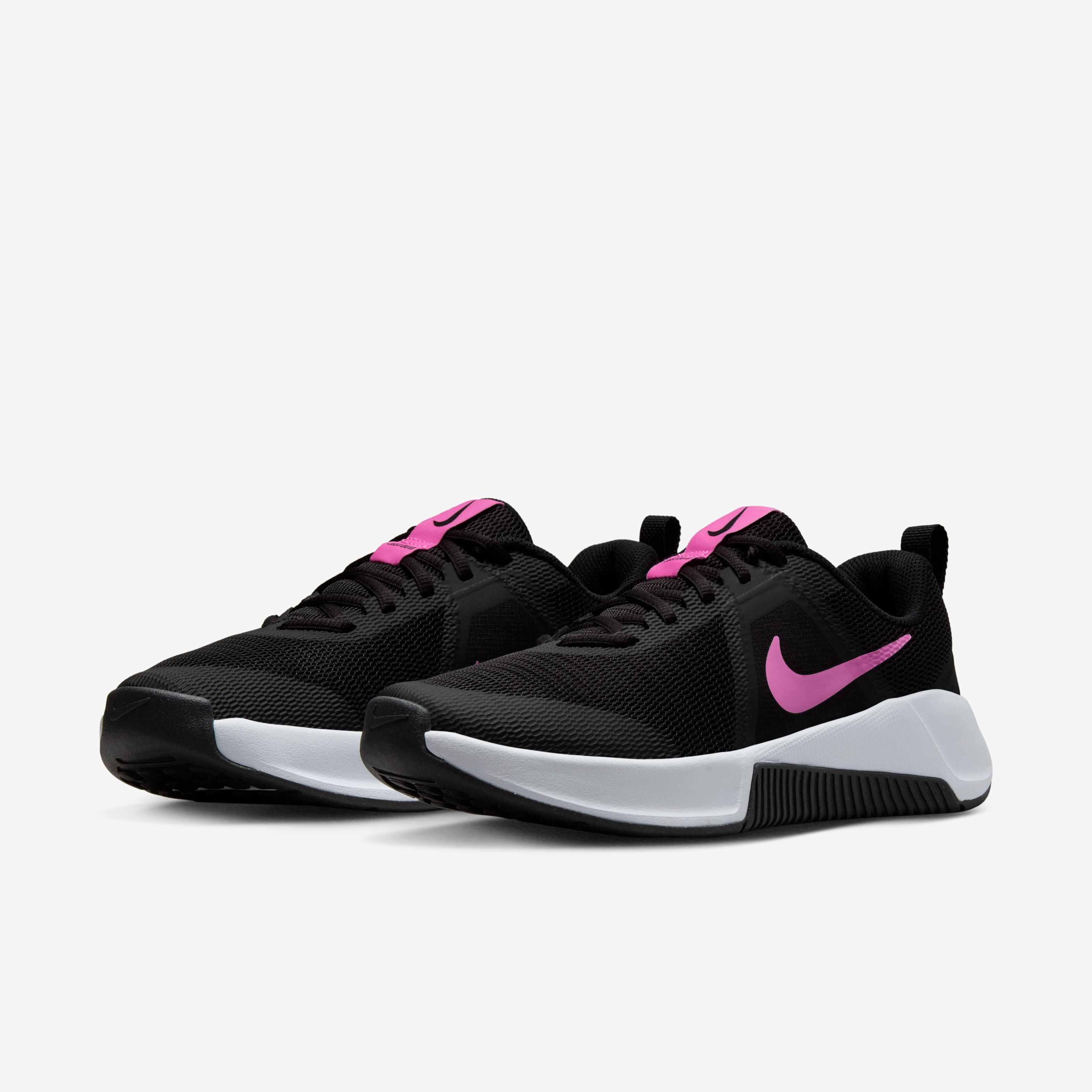 nike training flex essential trainers in pink