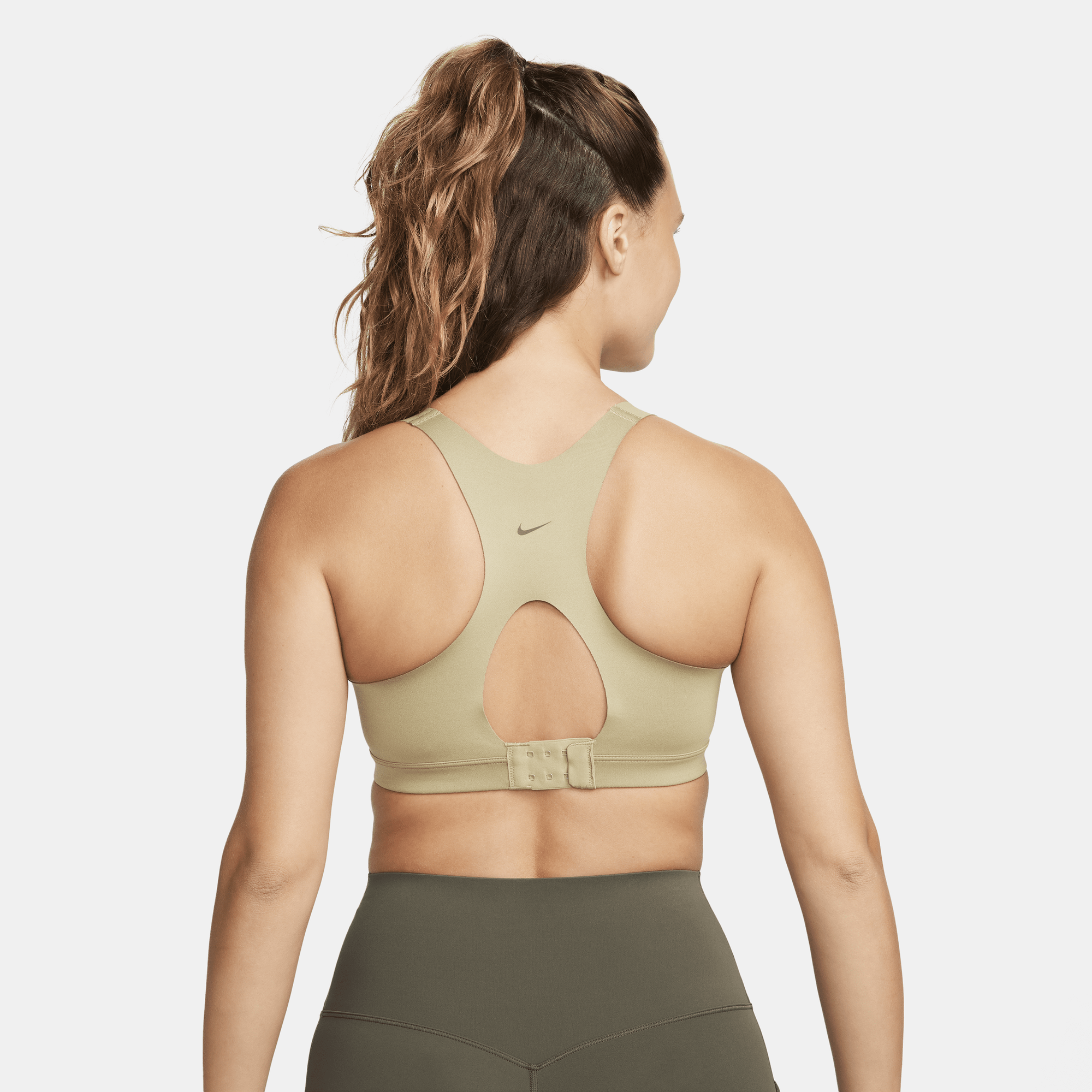 Nike sports discount bra with clasp
