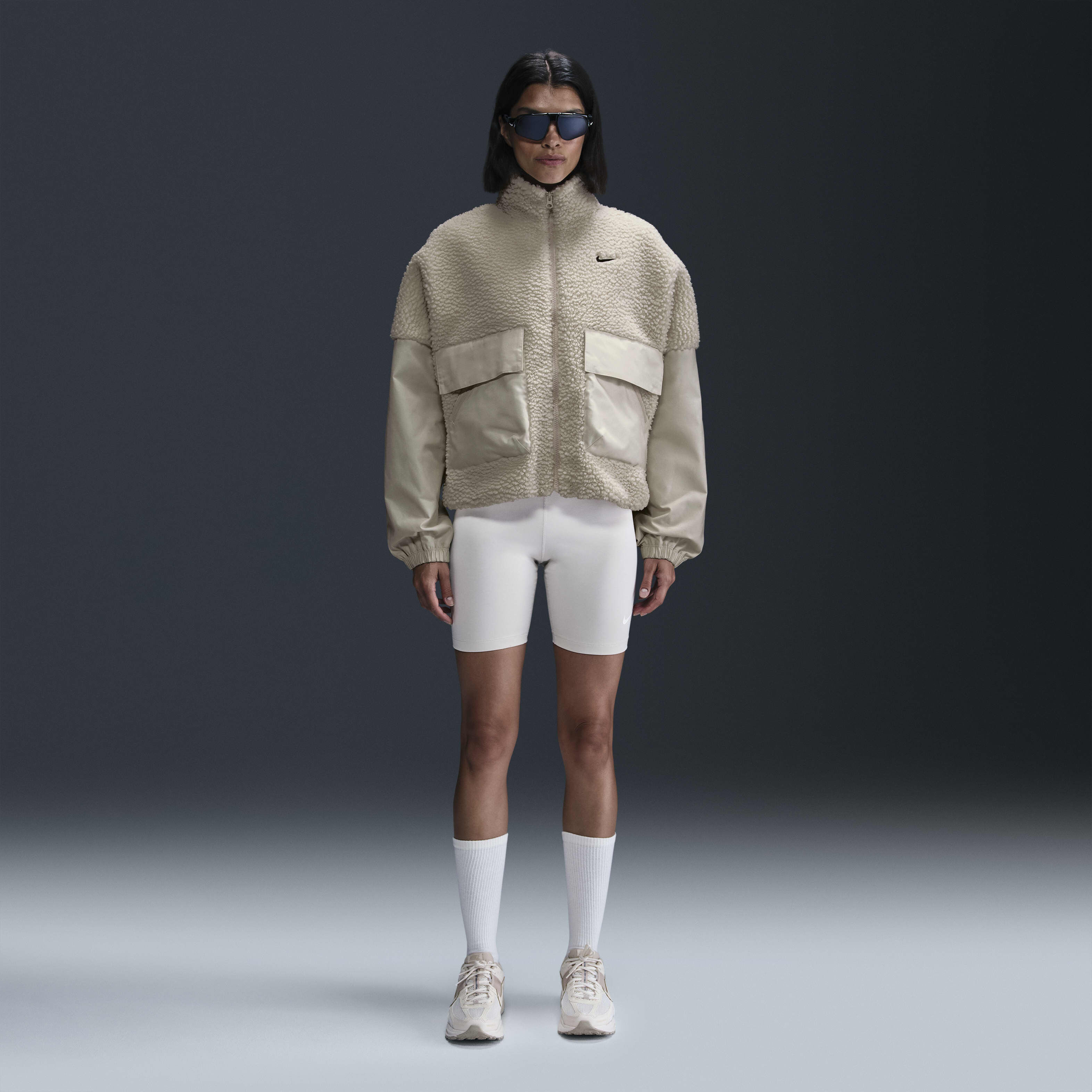 Nike Sportswear Essential image number 3