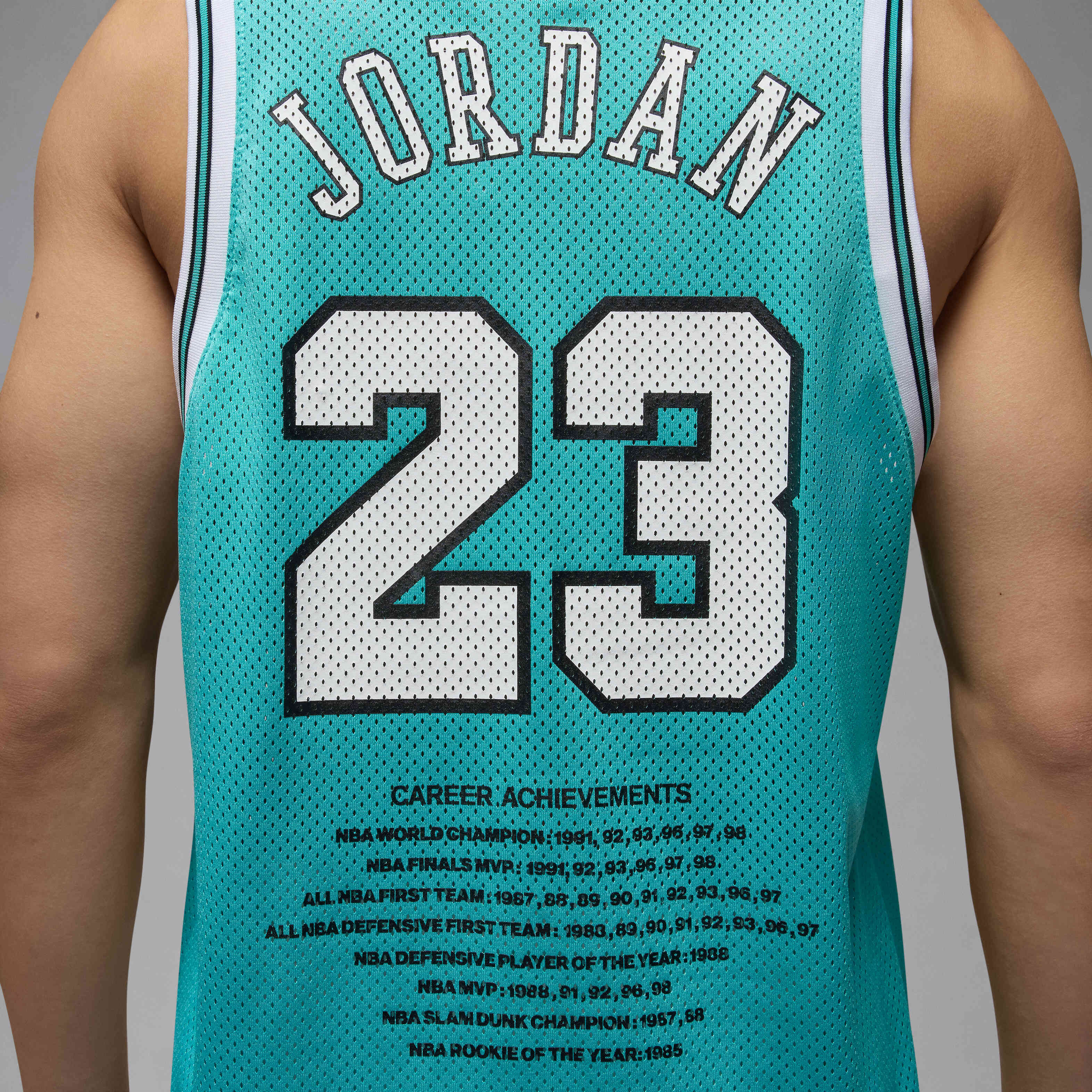 Jordan Essentials image number 3