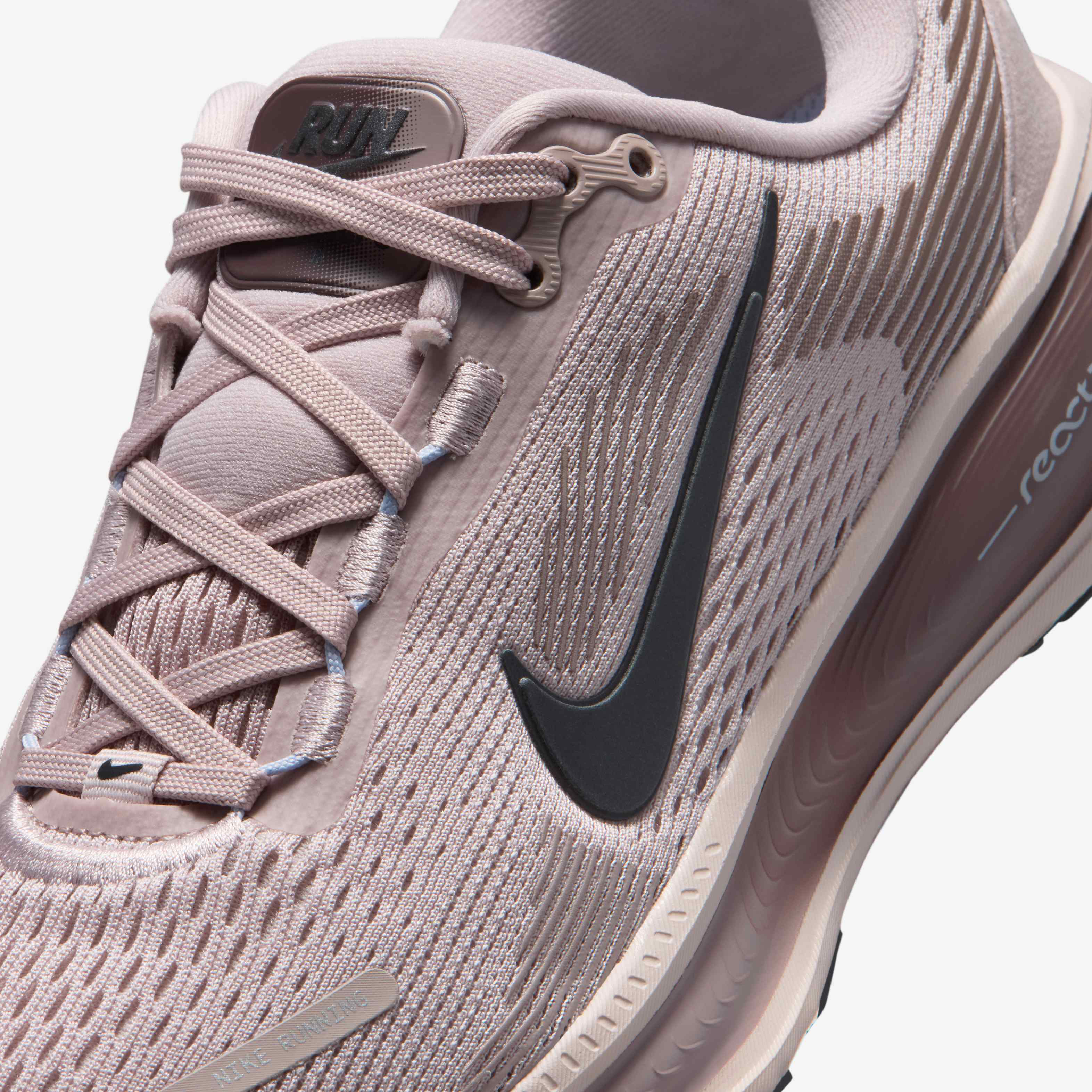 Nike Vomero 18 image number 6