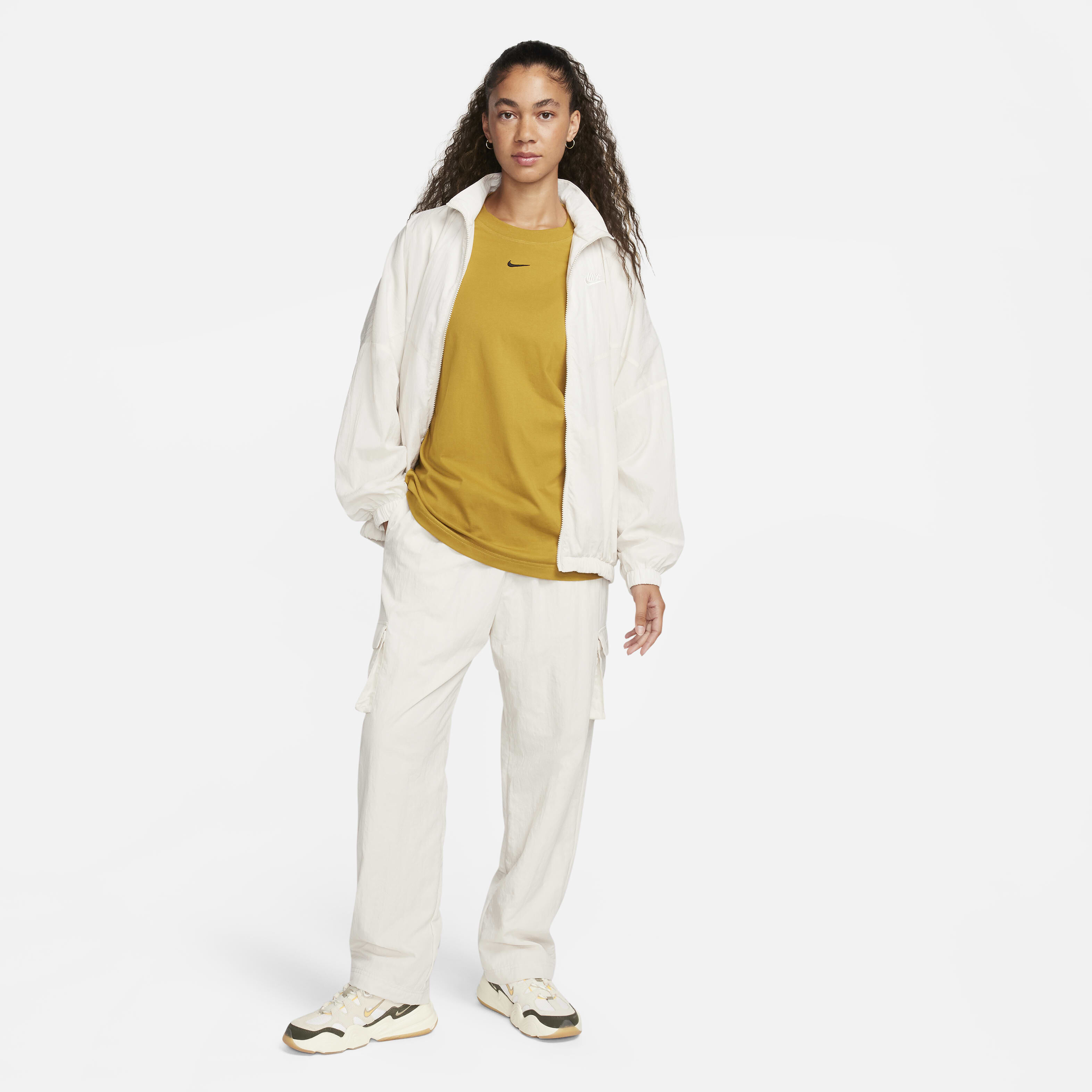 نايكي سبورتسوير ايسنشال image number 4