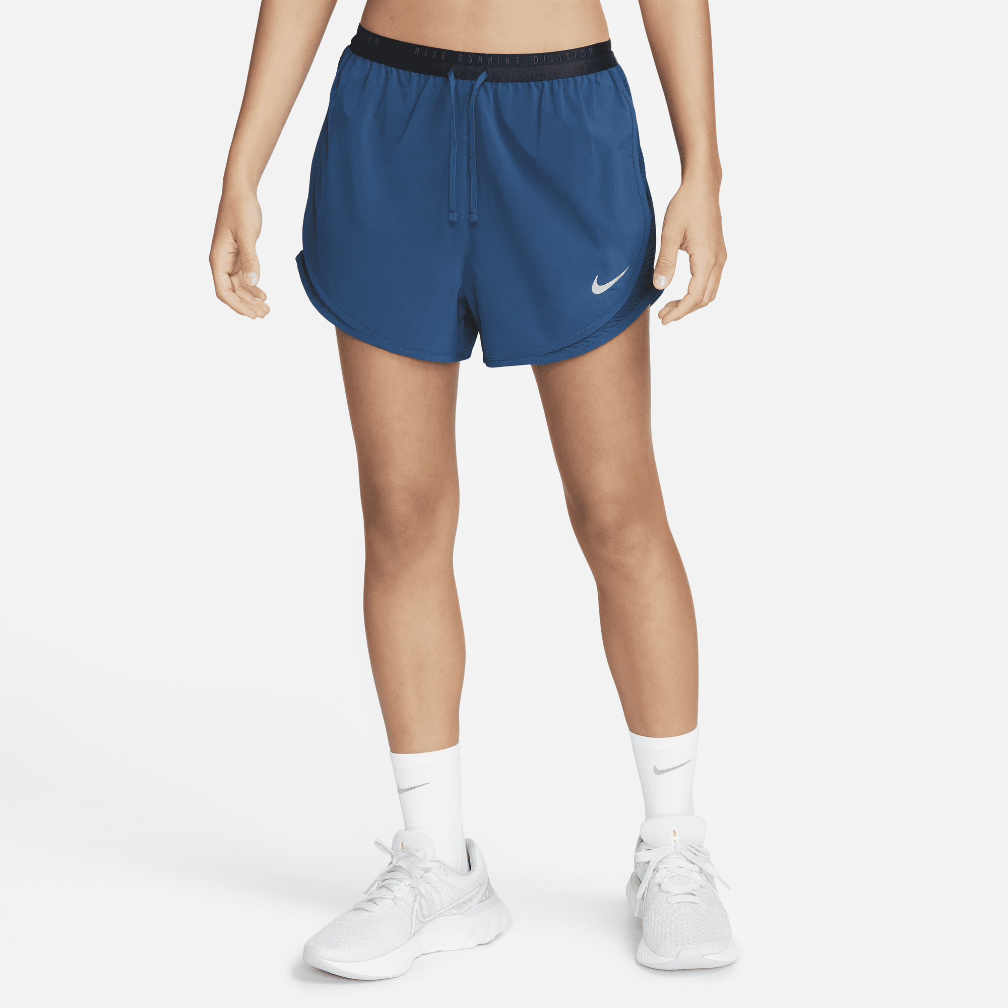 Nike elevate women's running shorts top