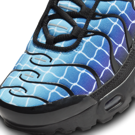 Air max plus sales half blue half orange