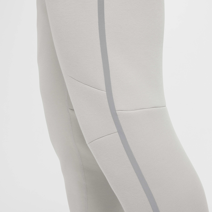 Nike Tech image number 4 Nike Tech image number 4