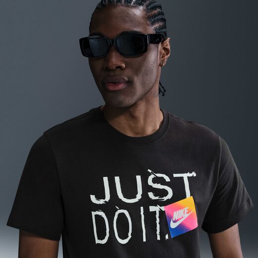 نايكي سبورتسوير