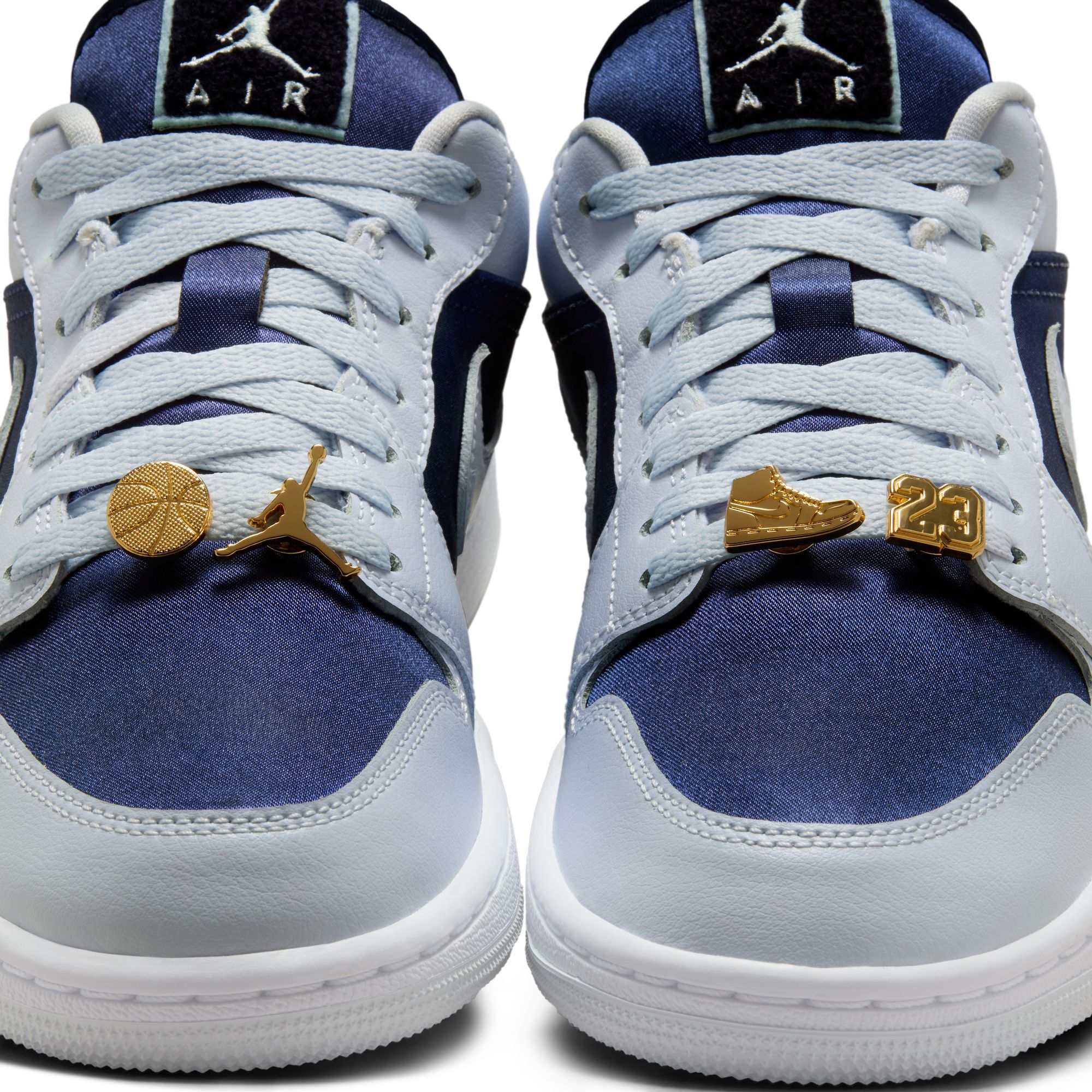 Air Jordan 1 Low SE image number 4