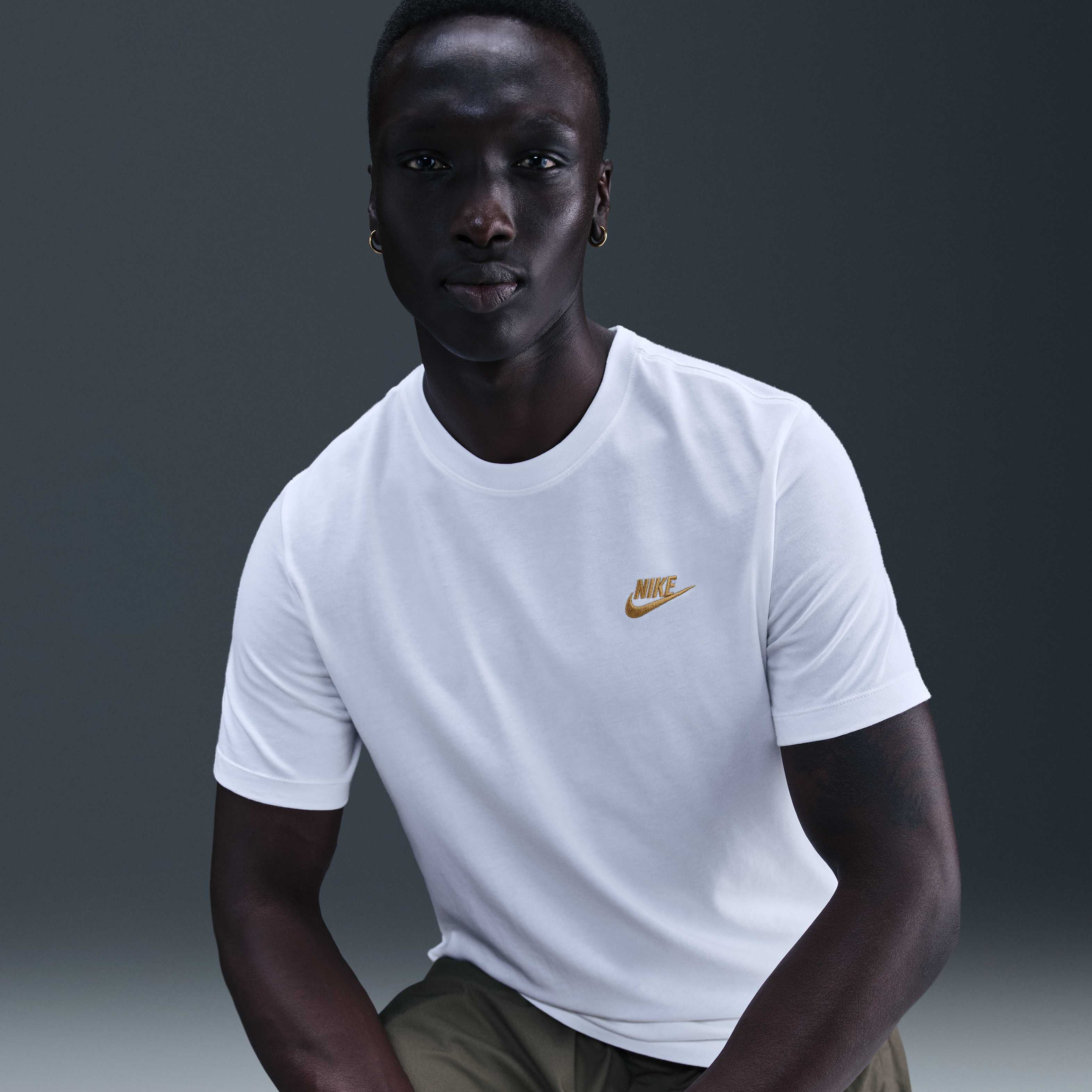 Nike Sportswear Club image number 2