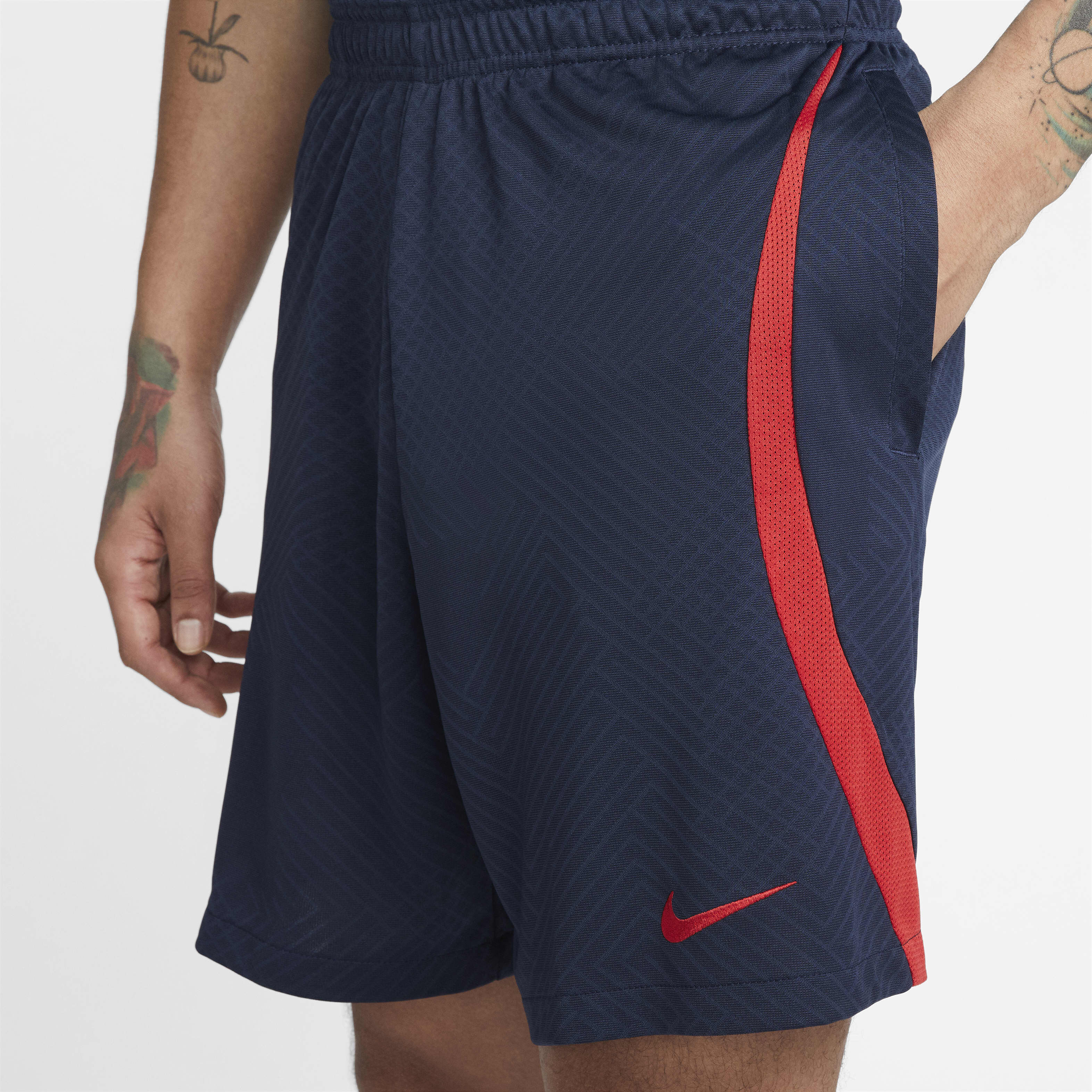 F.C. Barcelona Strike image number 3