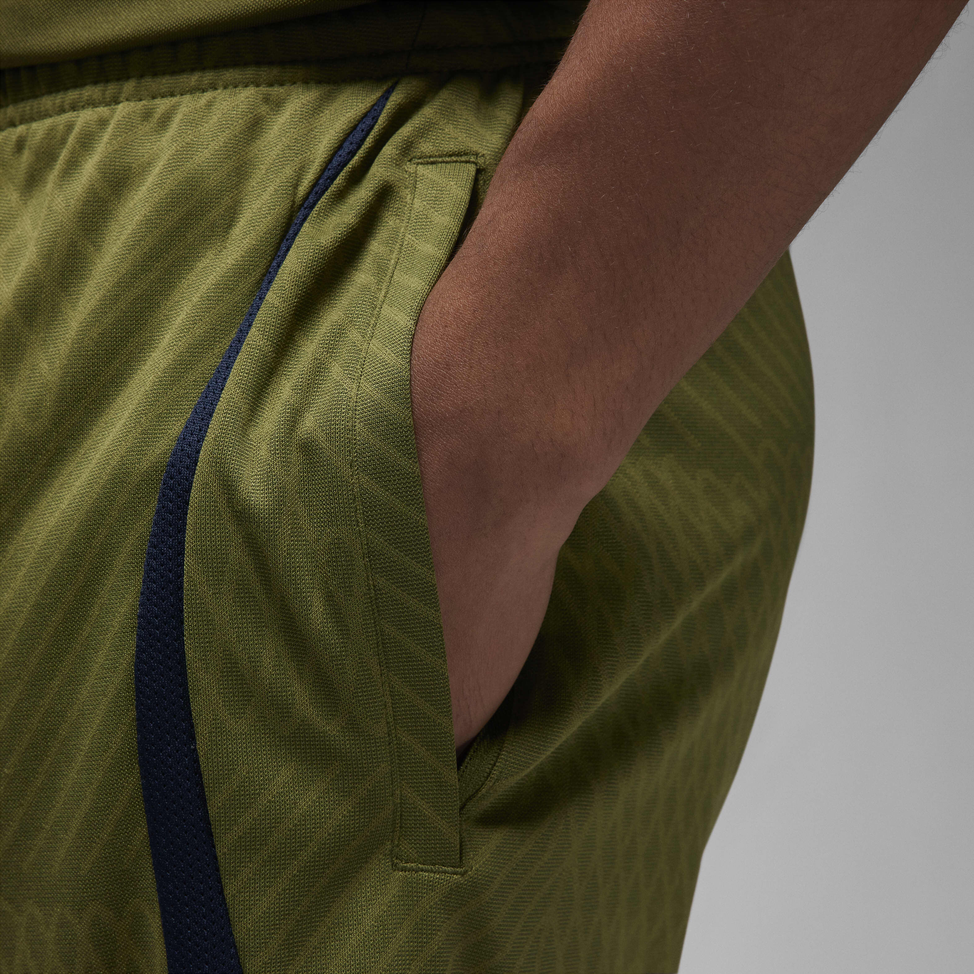 باريس سان جيرمان سترايك البديل image number 4