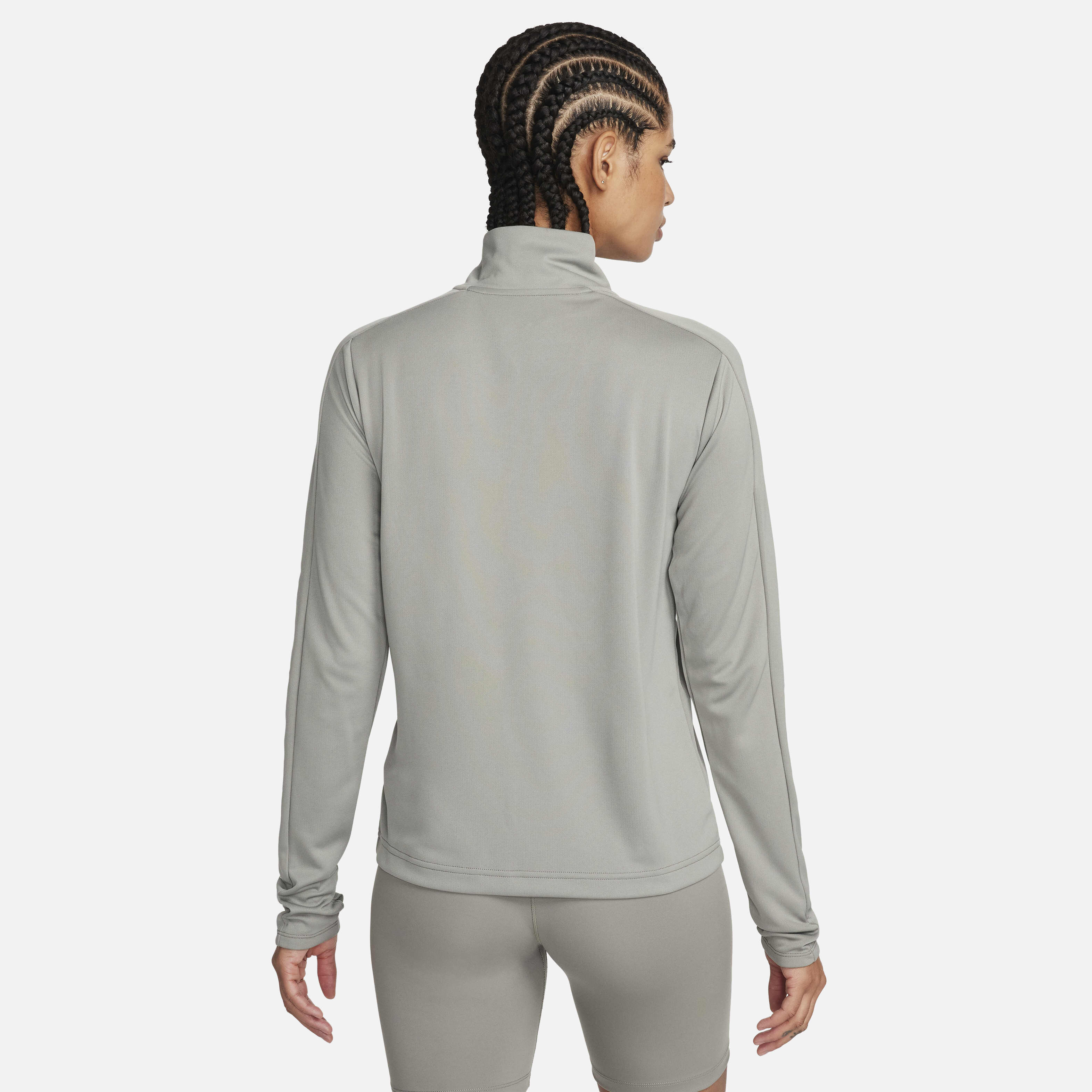 نايكي بيسر image number 1