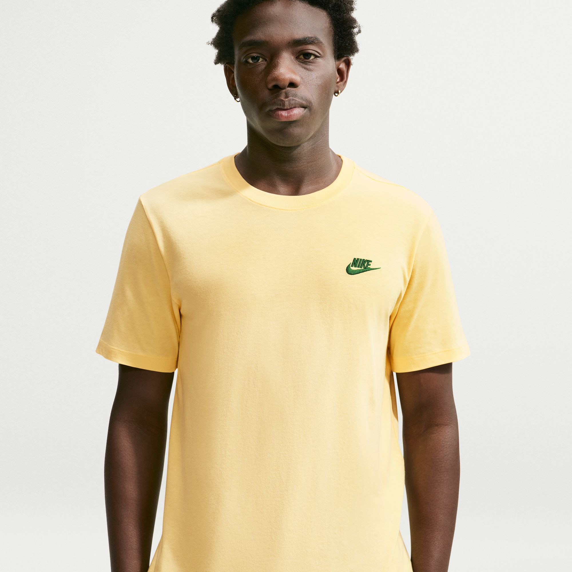 Nike Sportswear Club image number 2