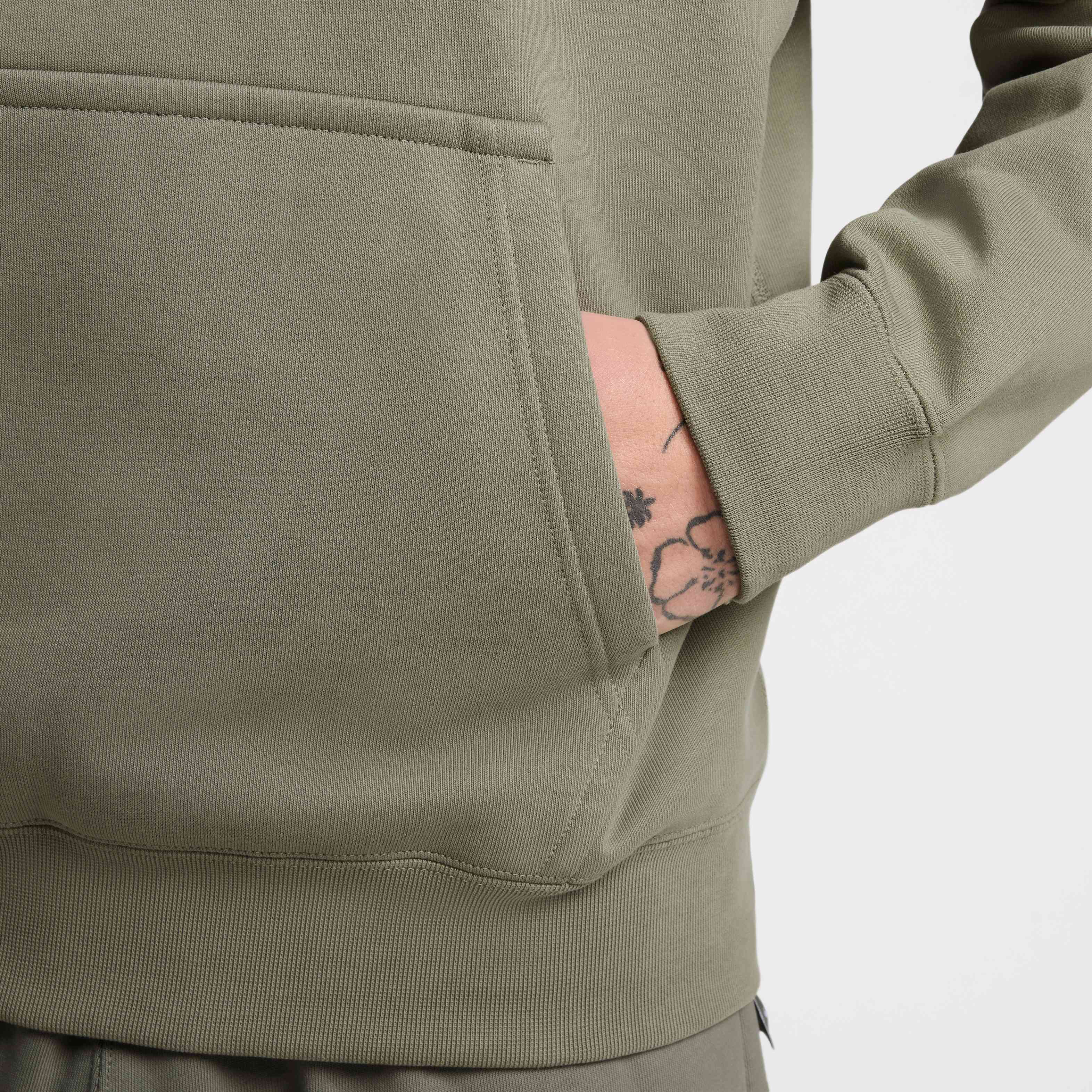 Nike Solo Swoosh image number 4