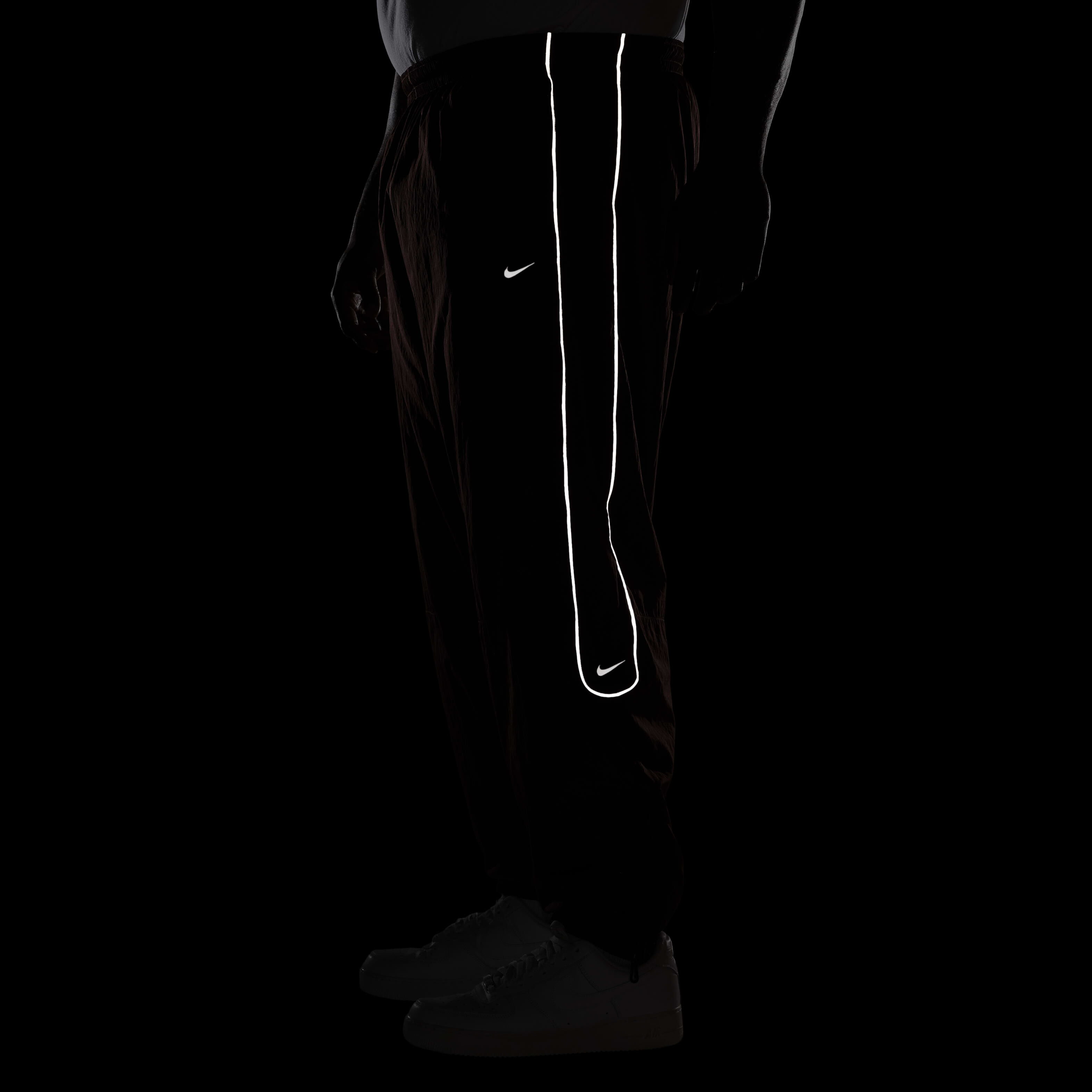 نايكي سولو سووش image number 16